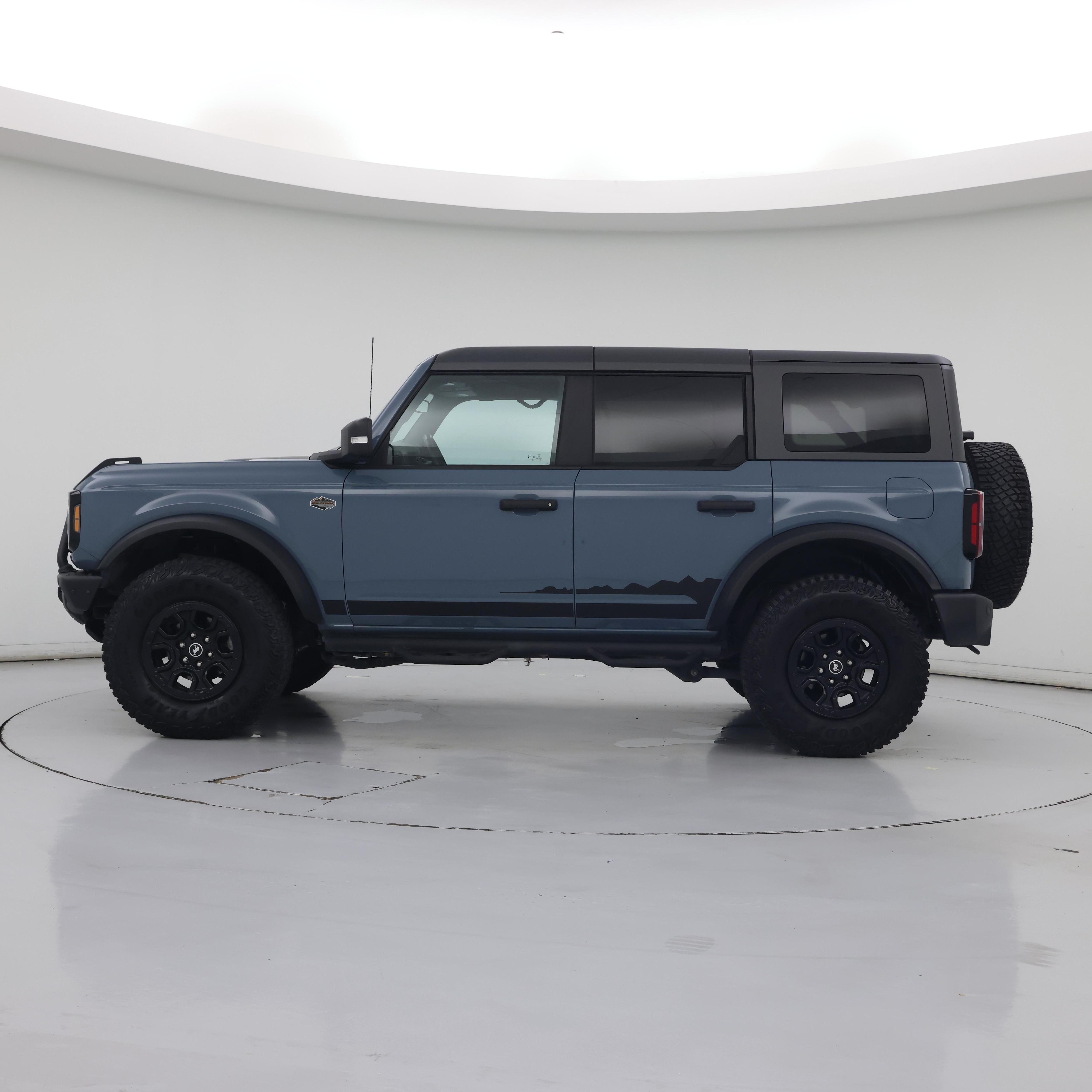 Thumbnail: 2023 Ford Bronco - 3