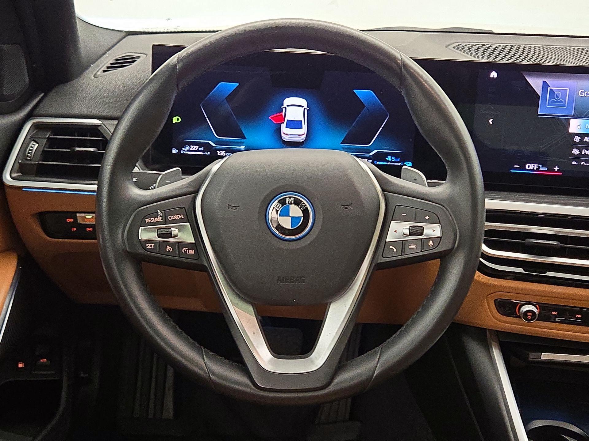 Thumbnail: 2023 BMW 3 Series - 10