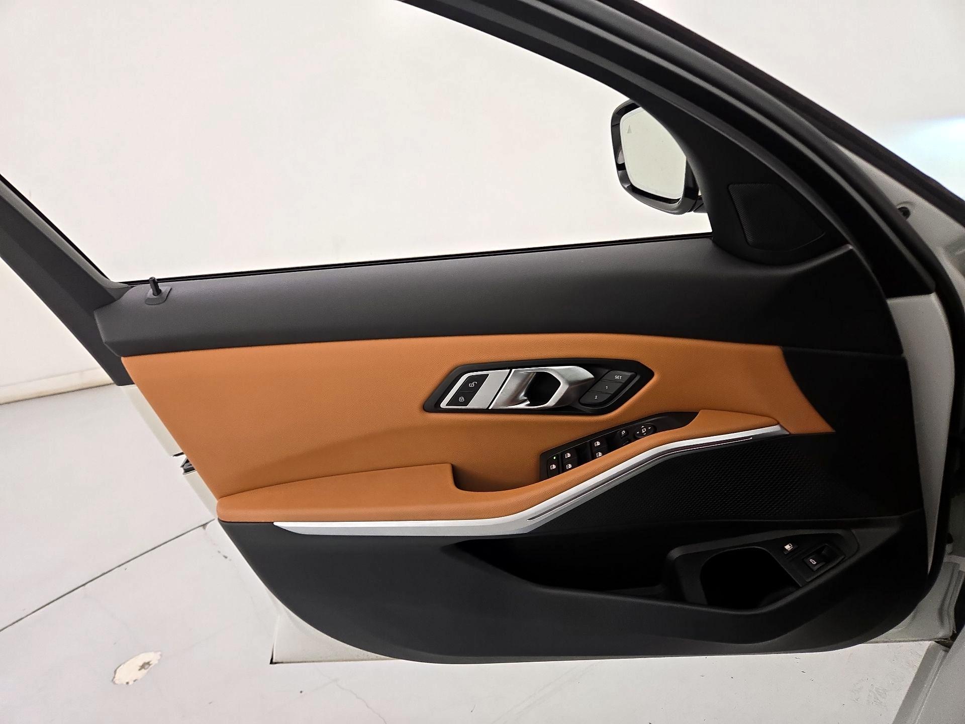 Thumbnail: 2023 BMW 3 Series - 12