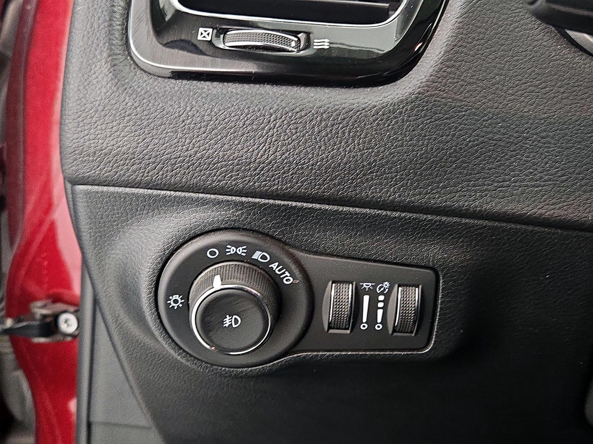 Thumbnail: 2021 Jeep Compass - 13