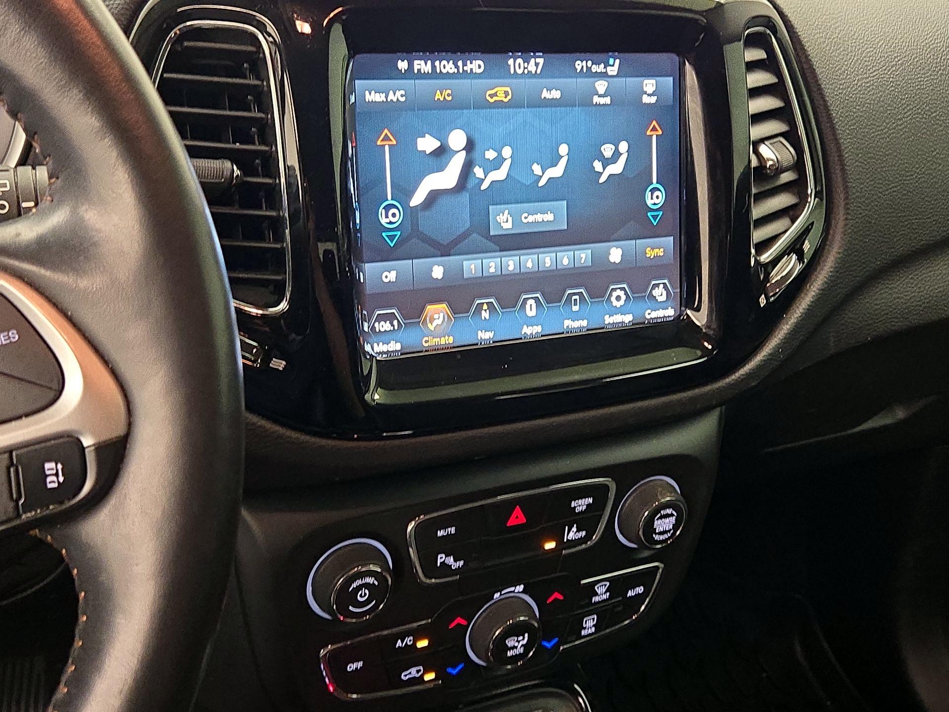 Thumbnail: 2021 Jeep Compass - 17