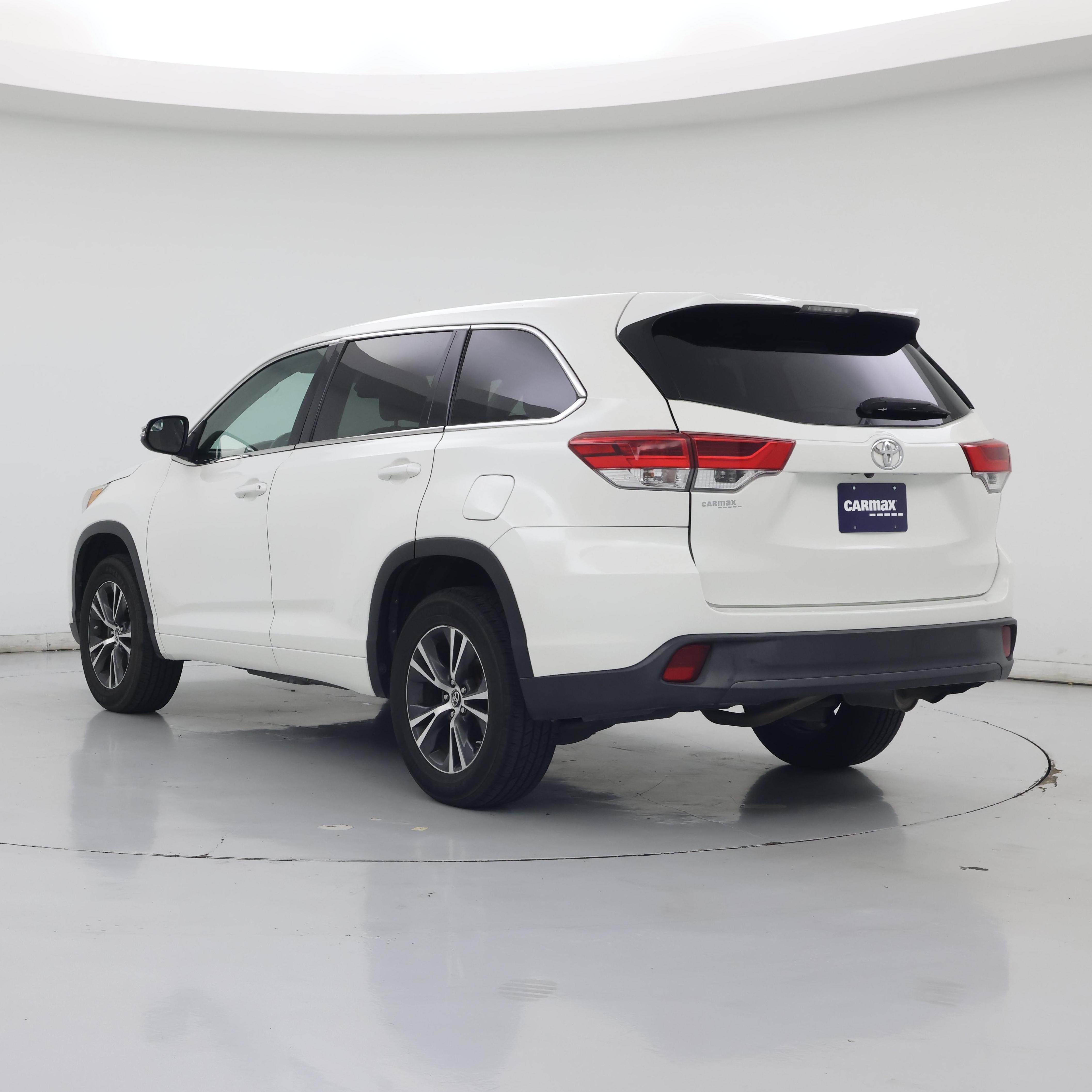 Thumbnail: 2018 Toyota Highlander - 2