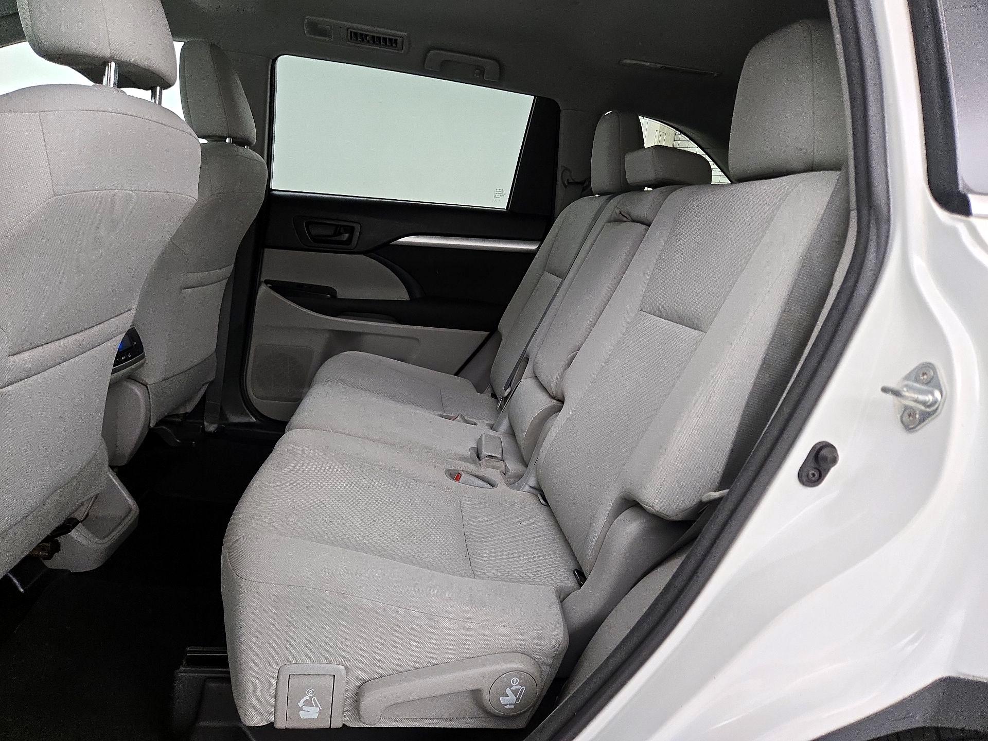 Thumbnail: 2018 Toyota Highlander - 19