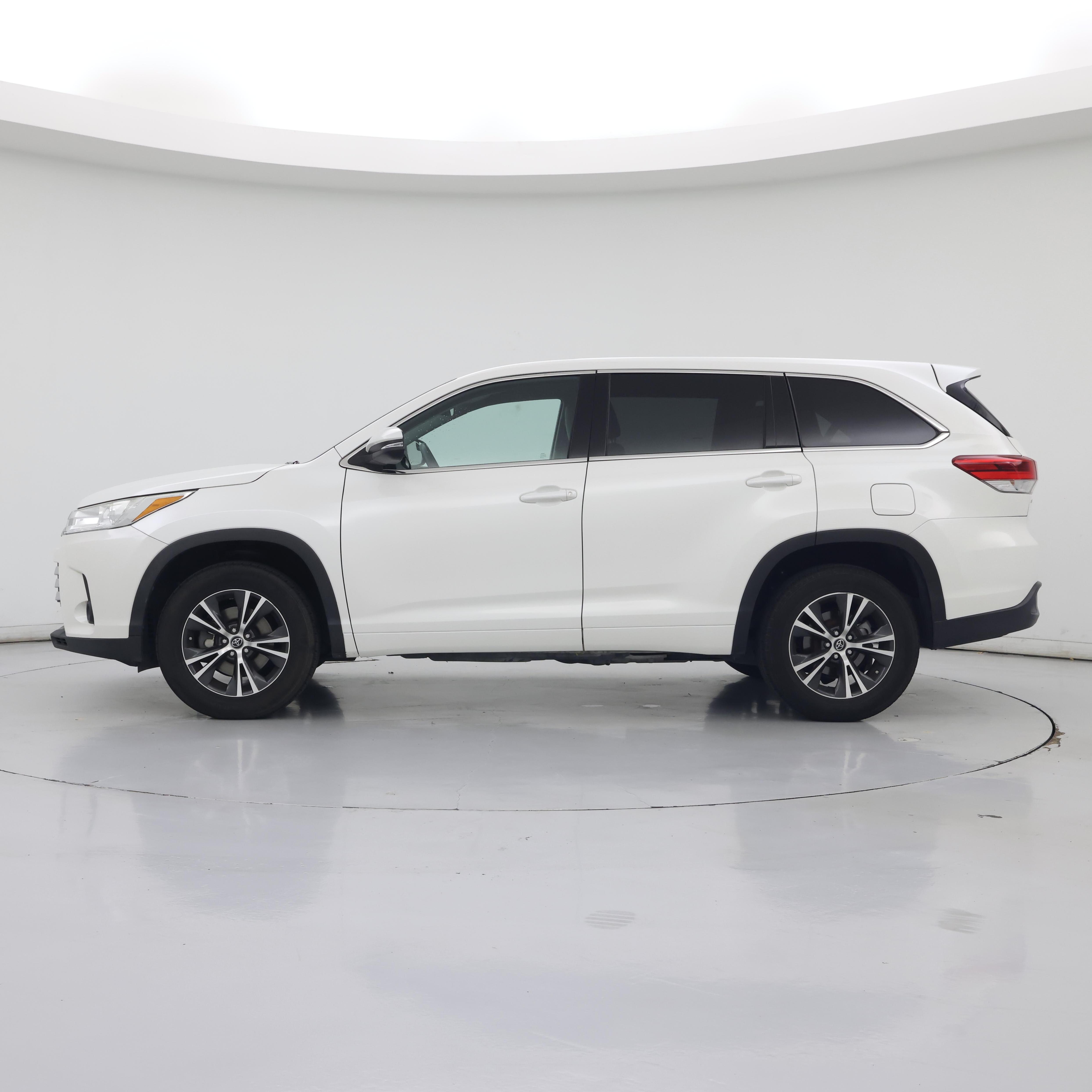 Thumbnail: 2018 Toyota Highlander - 3