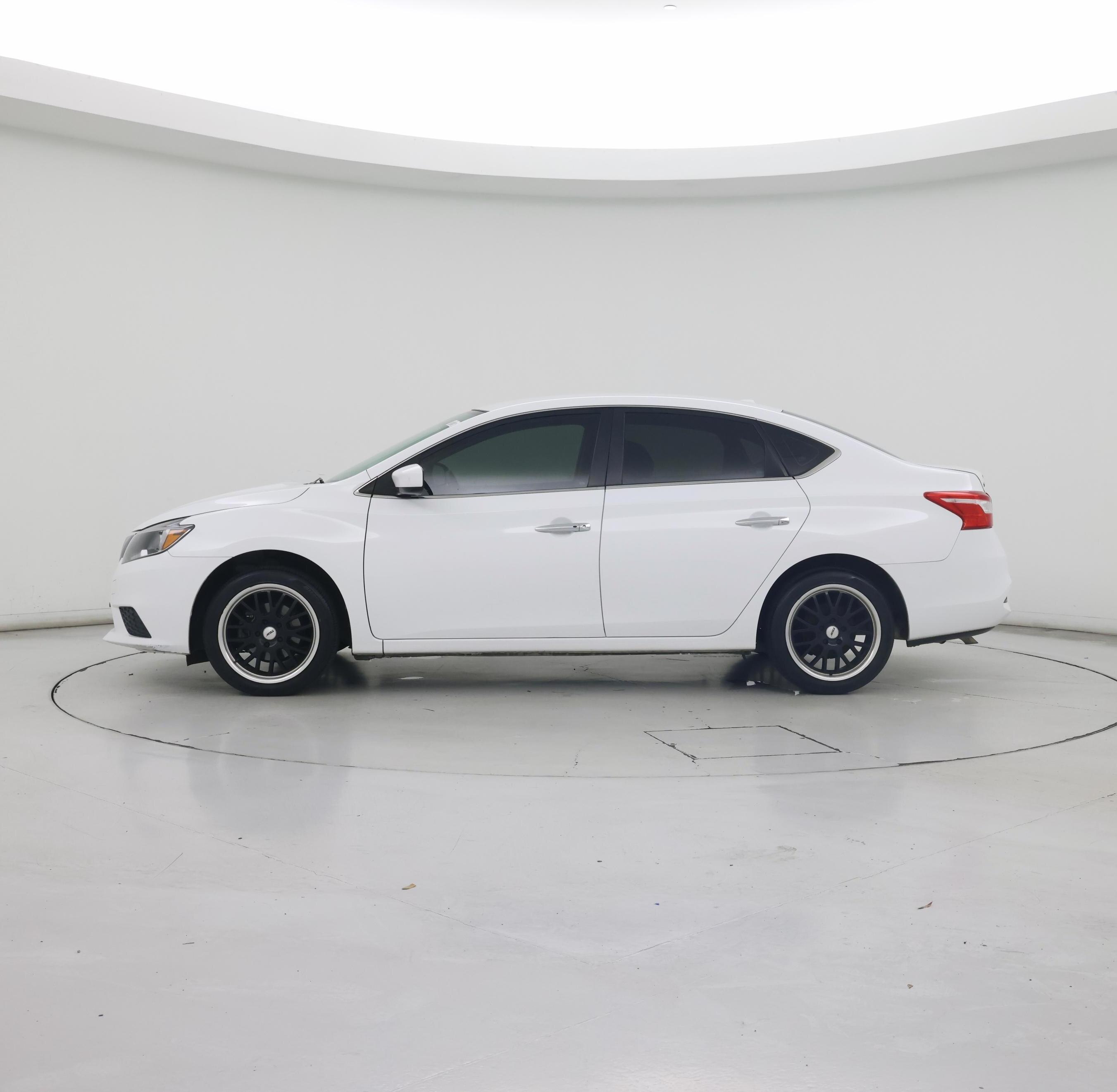 Thumbnail: 2019 Nissan Sentra - 3