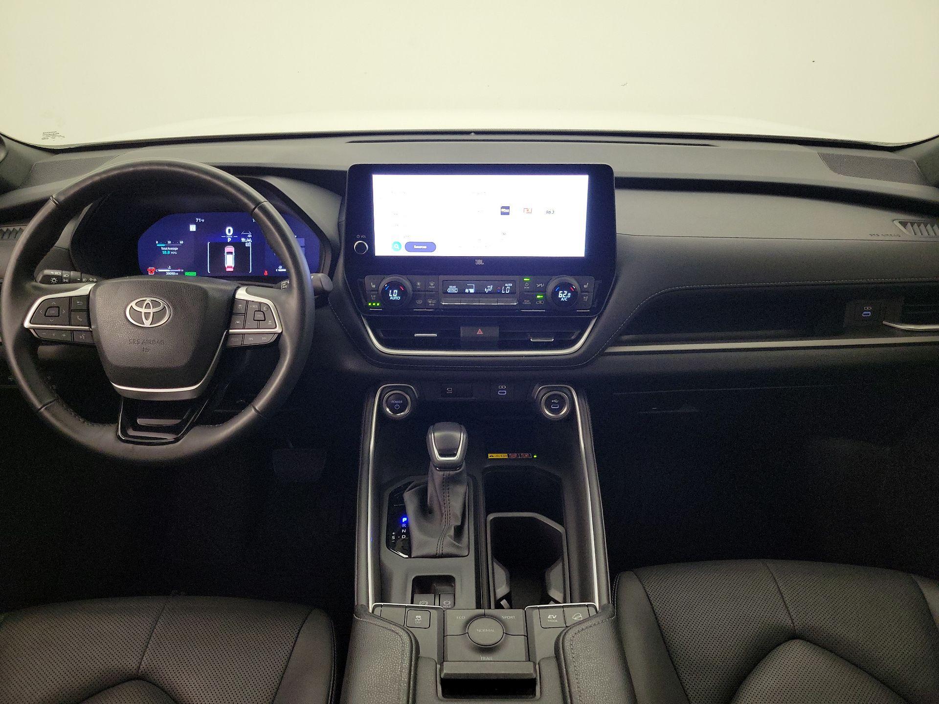 Thumbnail: 2025 Toyota Highlander - 9