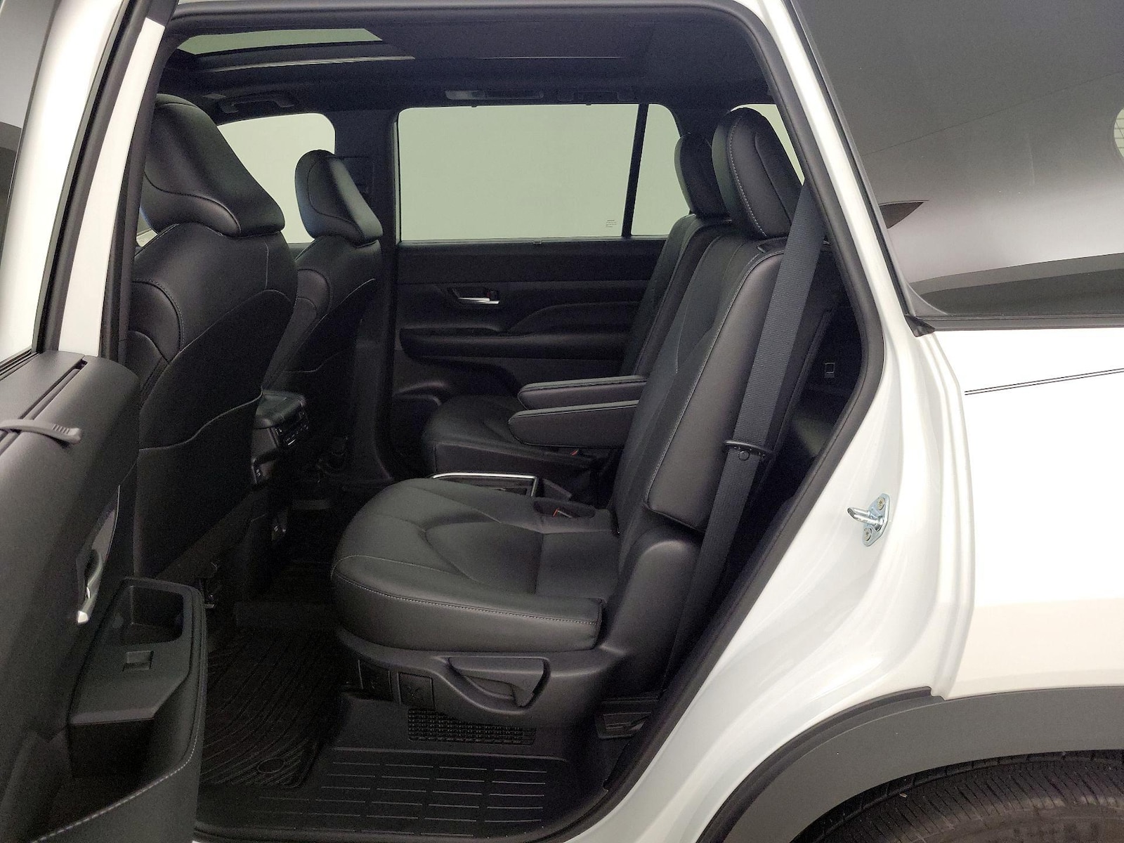 2025 Toyota Grand Highlander Nightshade - Photo 21