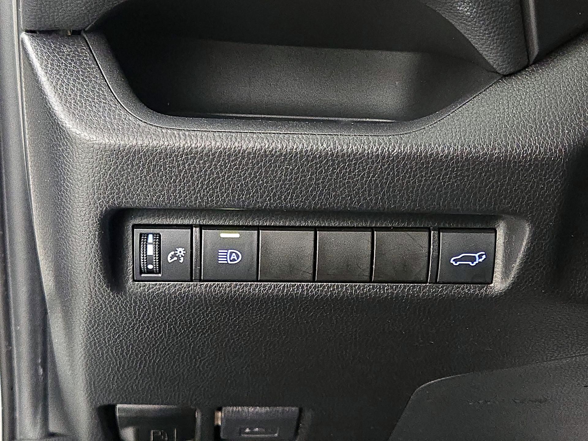 Thumbnail: 2021 Toyota RAV4 - 13