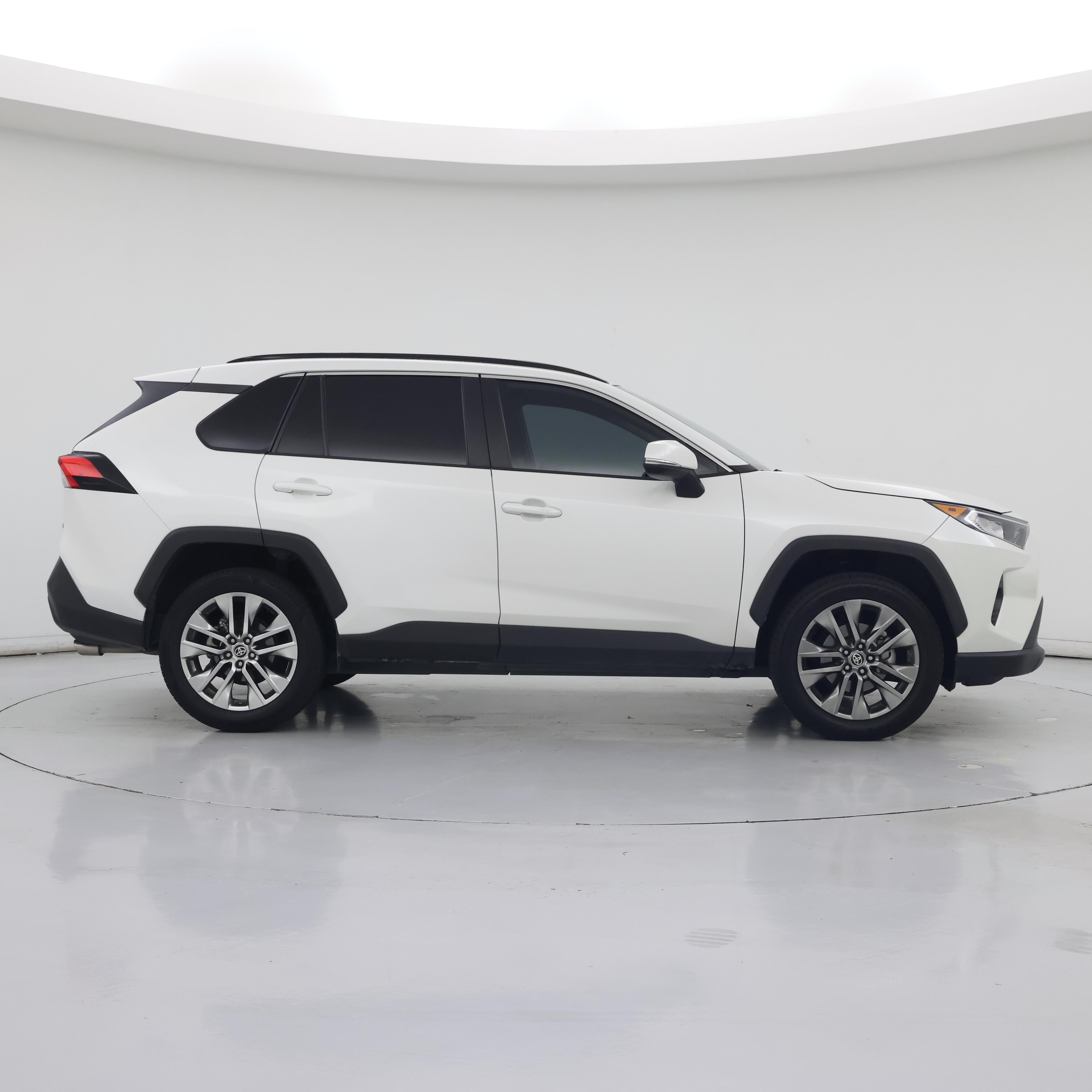 Thumbnail: 2021 Toyota RAV4 - 7
