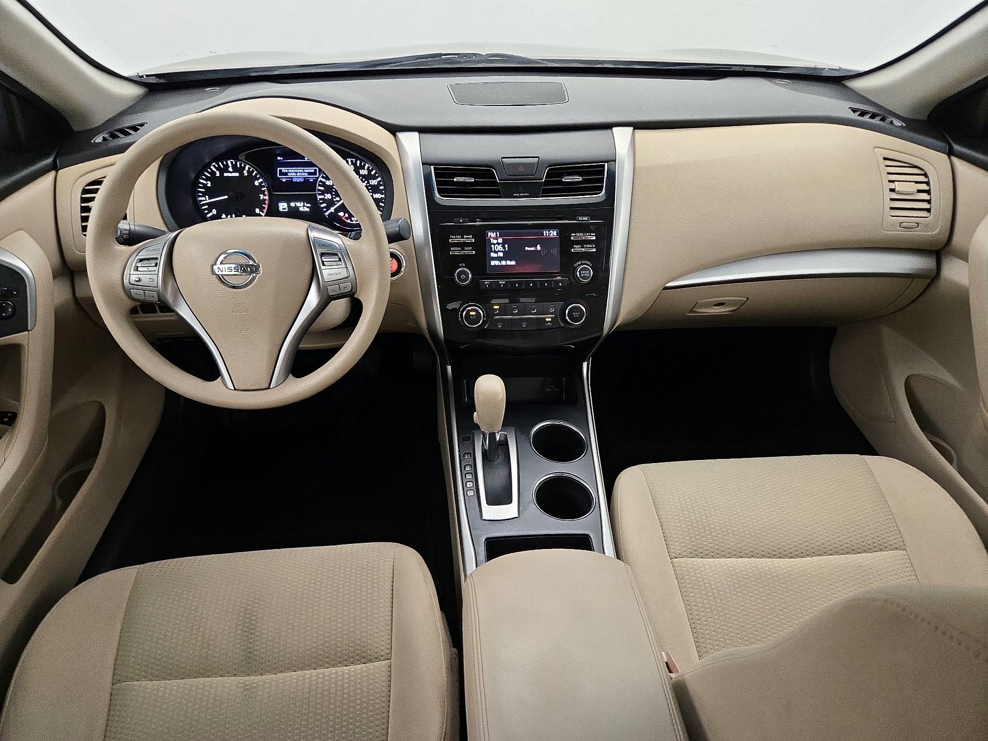 Thumbnail: 2015 Nissan Altima - 9