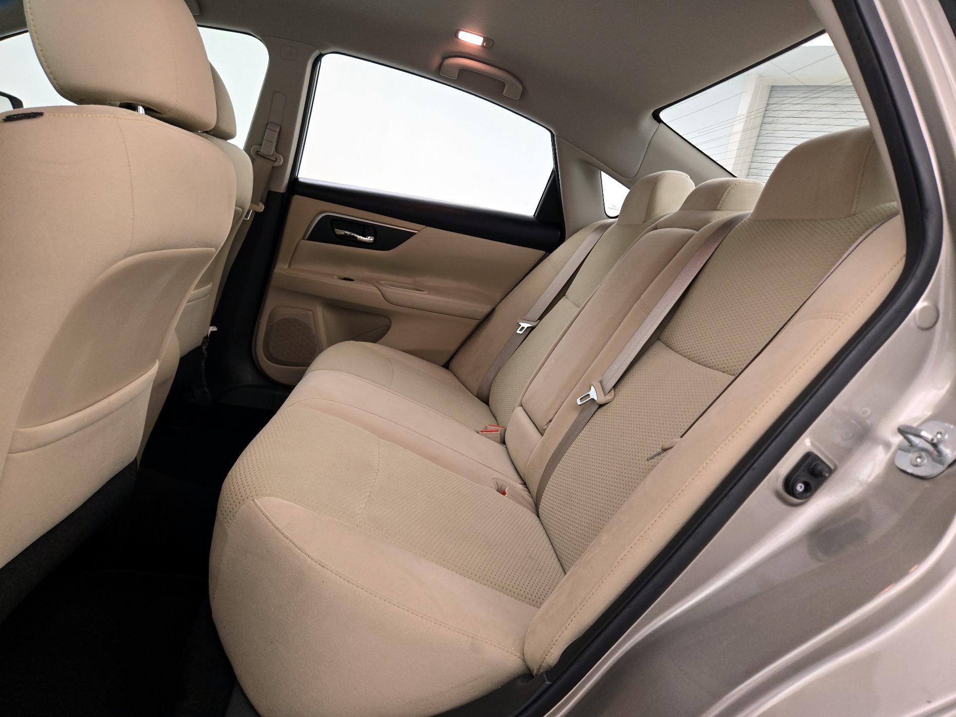 Thumbnail: 2015 Nissan Altima - 19