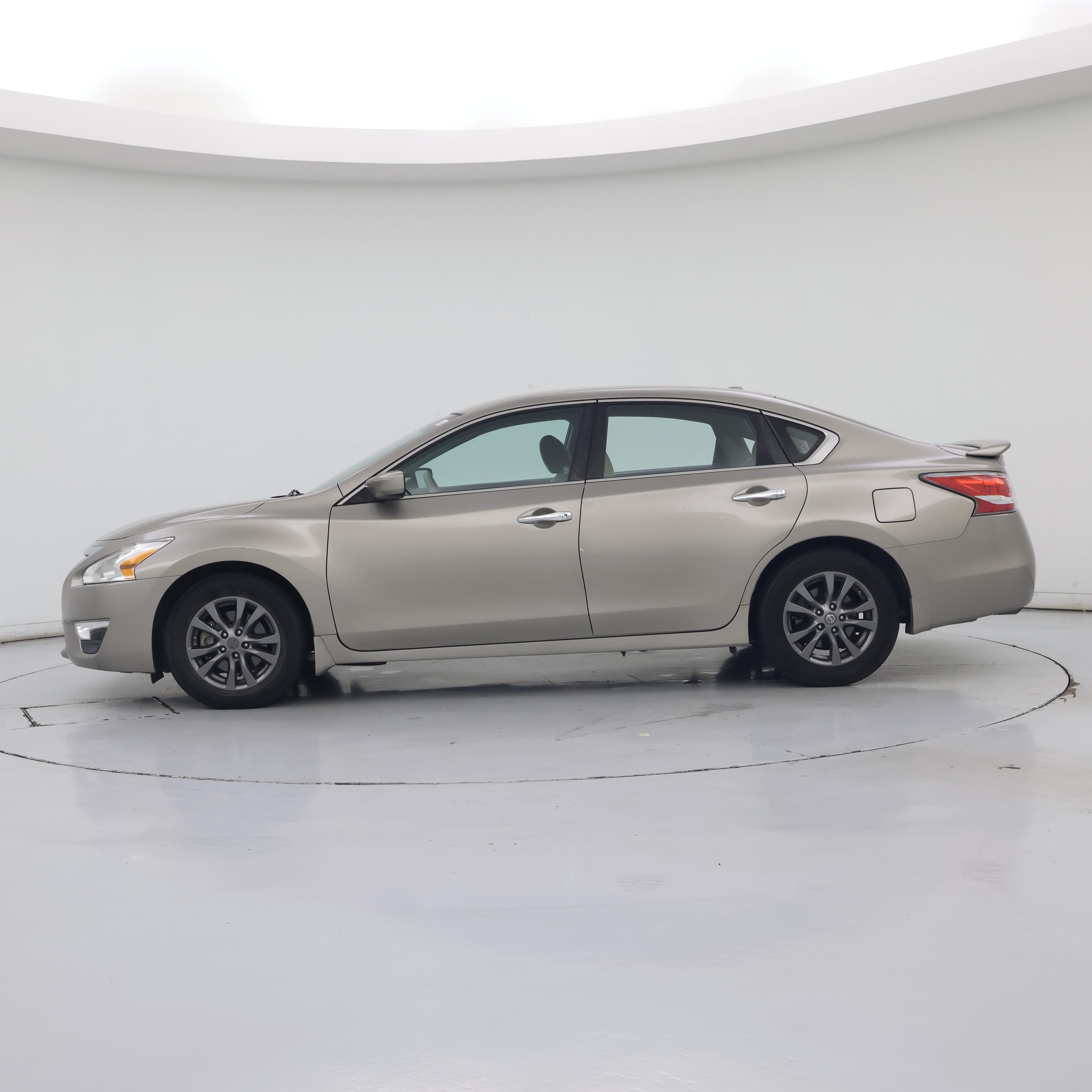 Thumbnail: 2015 Nissan Altima - 3