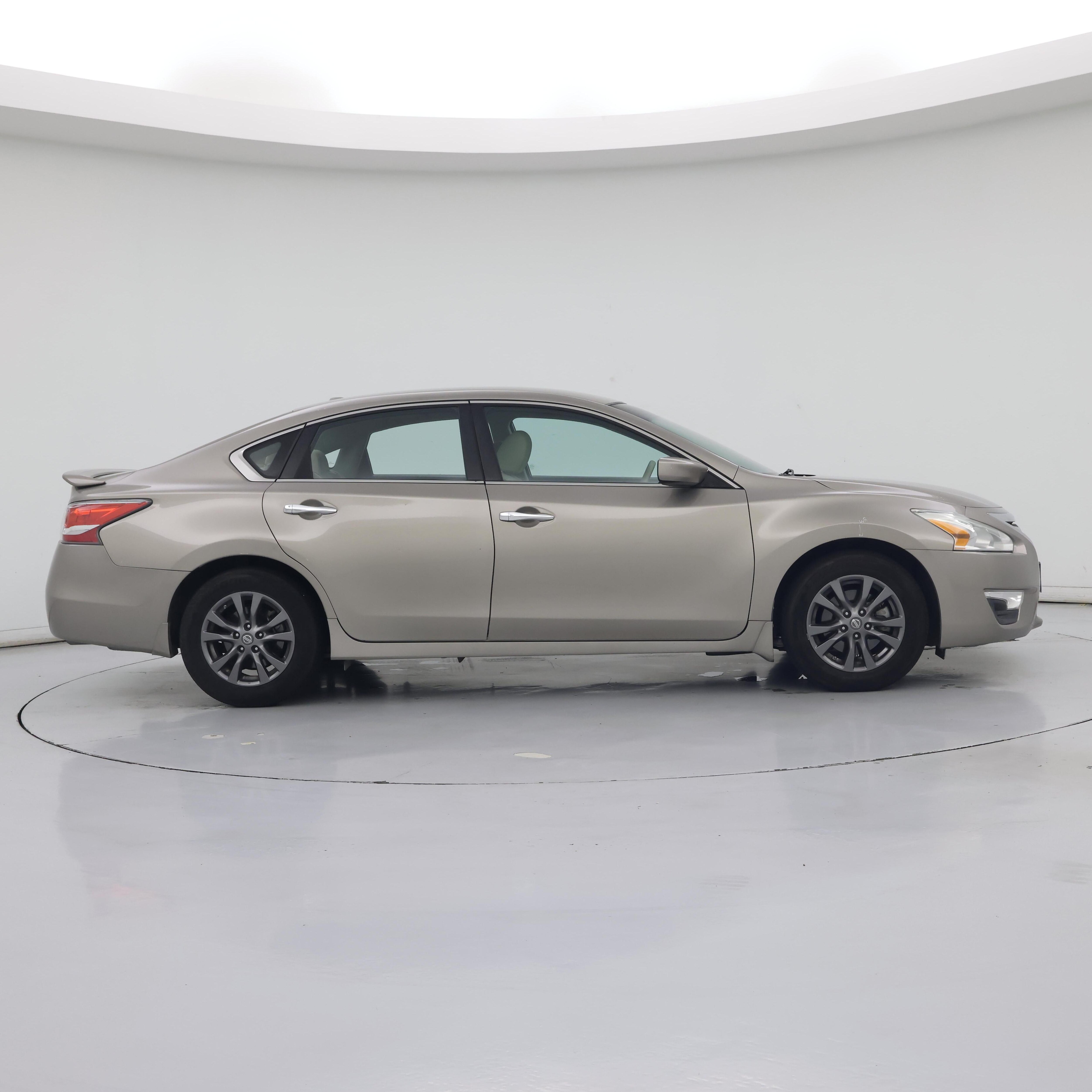 Thumbnail: 2015 Nissan Altima - 7