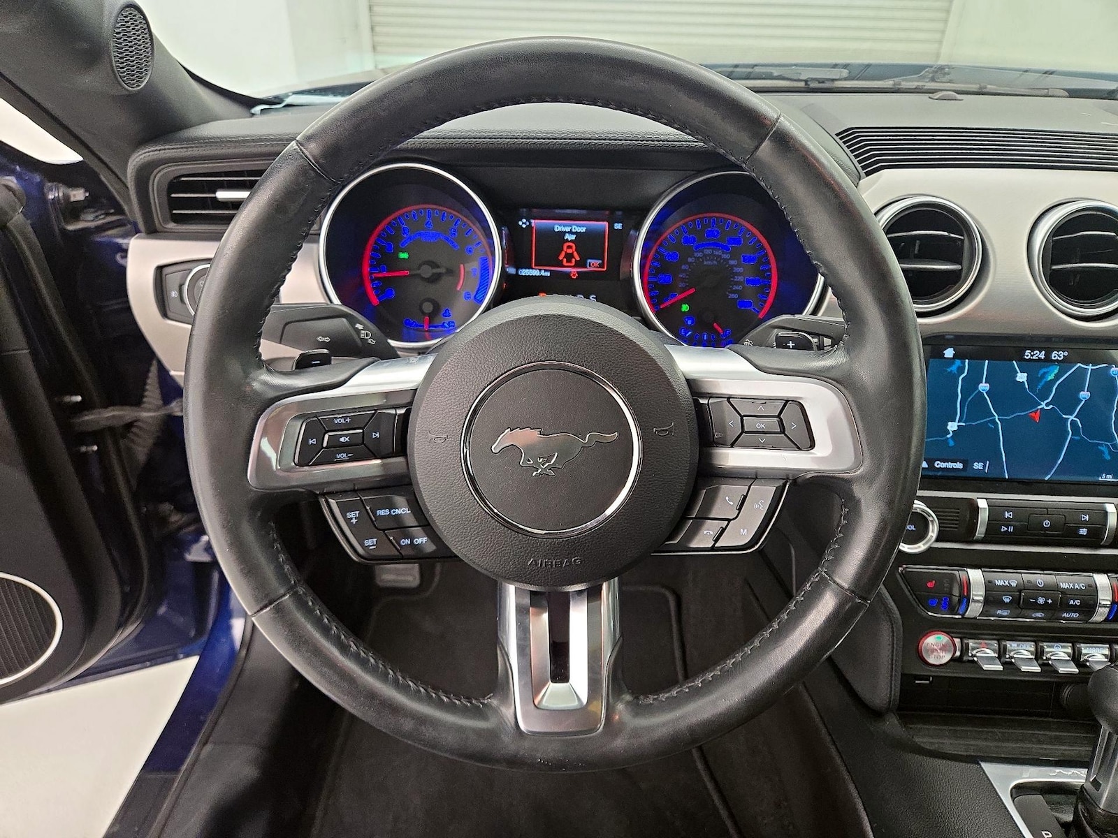 2019 Ford Mustang EcoBoost Premium - Photo 11