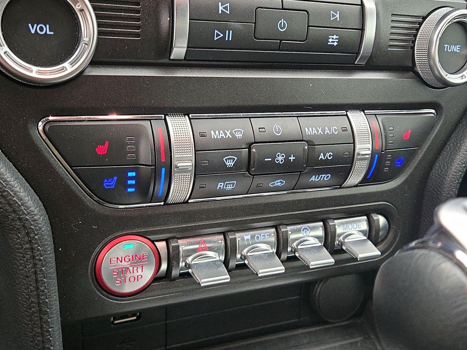 2019 Ford Mustang EcoBoost Premium - Photo 18