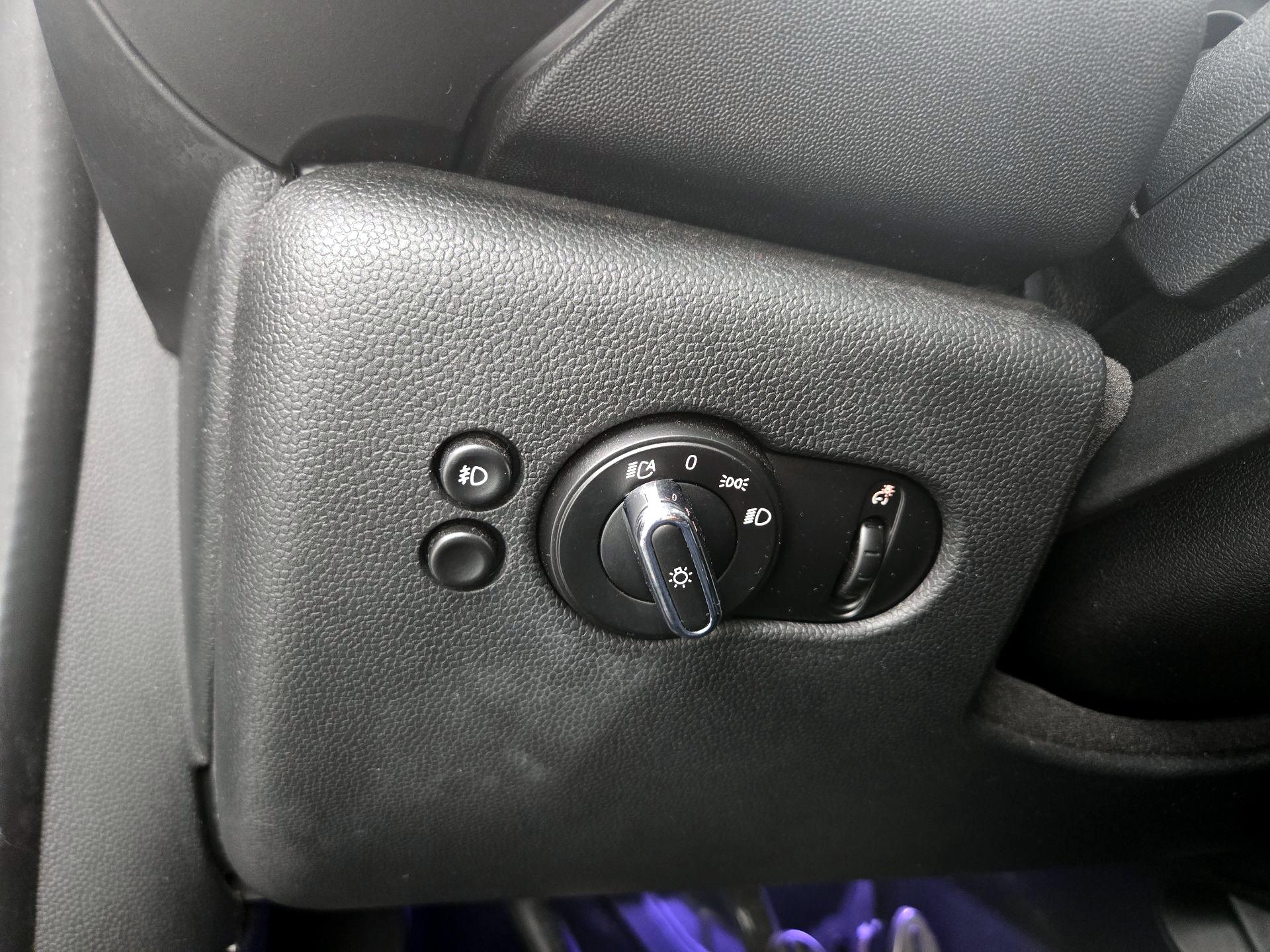 Thumbnail: 2018 MINI Cooper Hardtop - 11