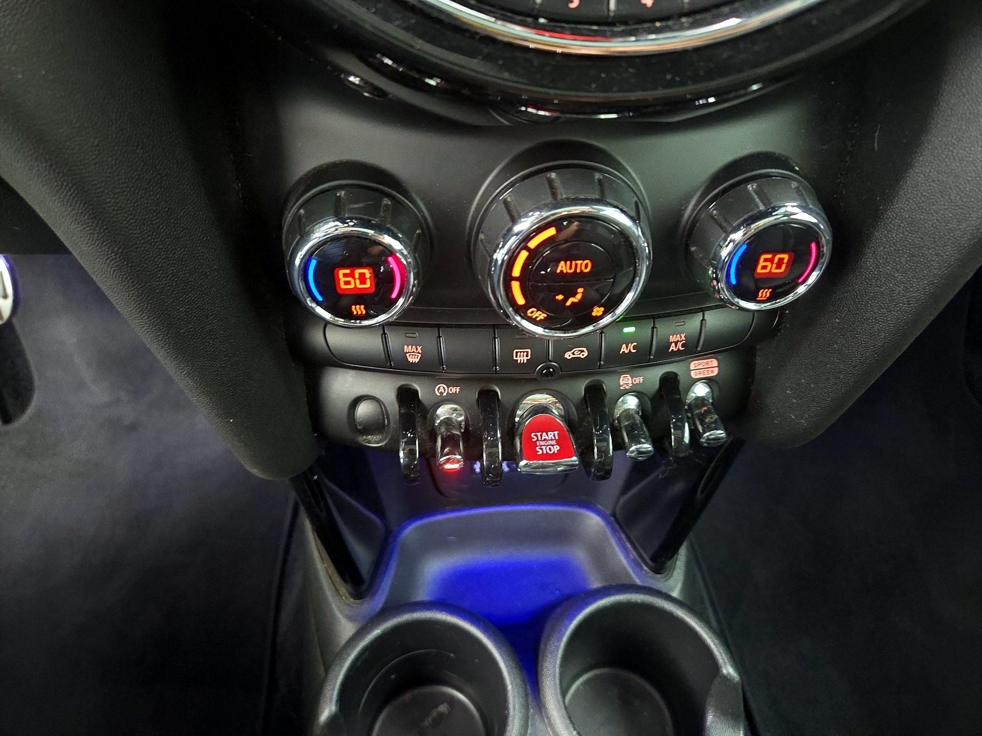 Thumbnail: 2018 MINI Cooper Hardtop - 14