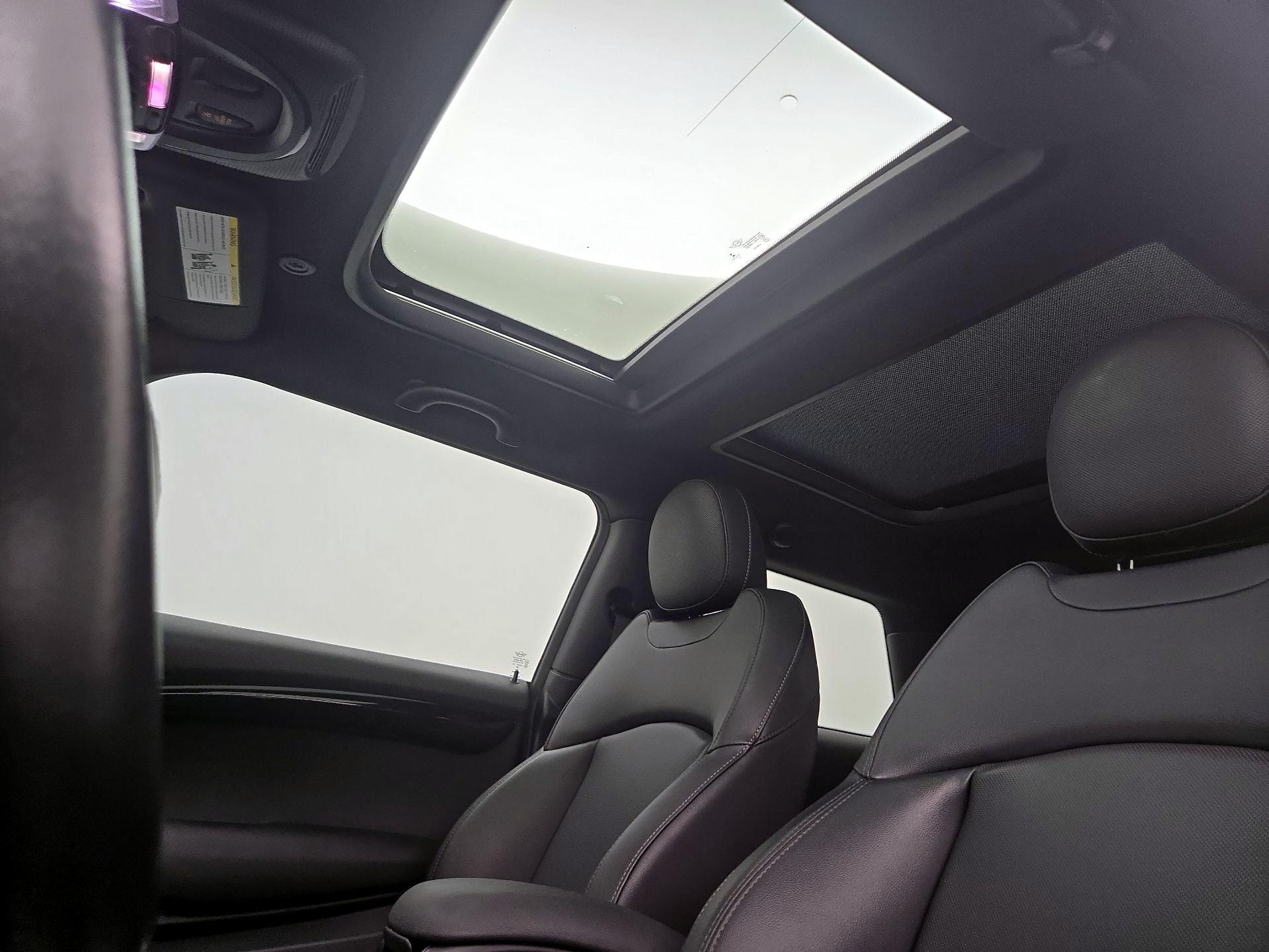 Thumbnail: 2018 MINI Cooper Hardtop - 17