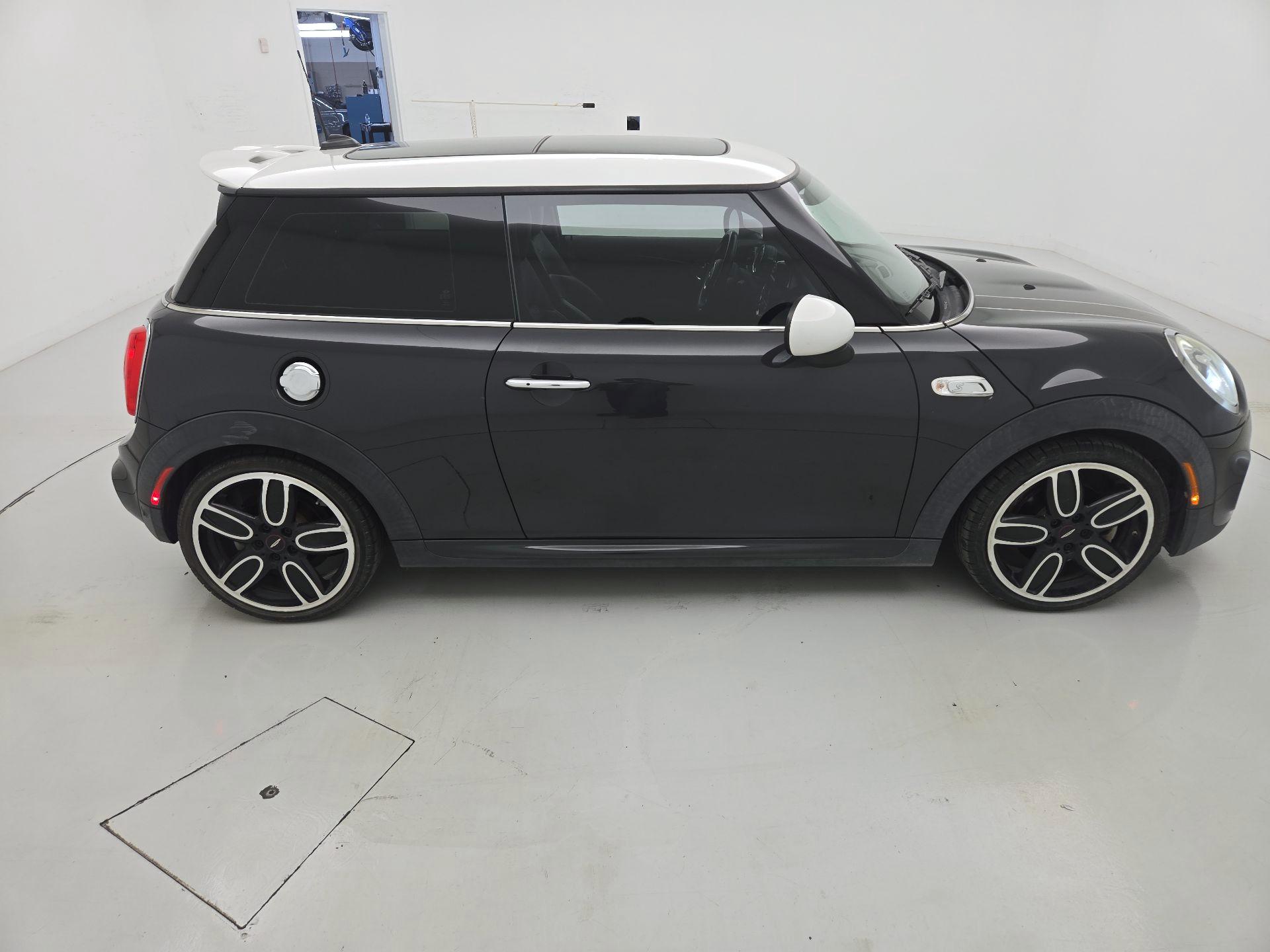 Thumbnail: 2018 MINI Cooper Hardtop - 4