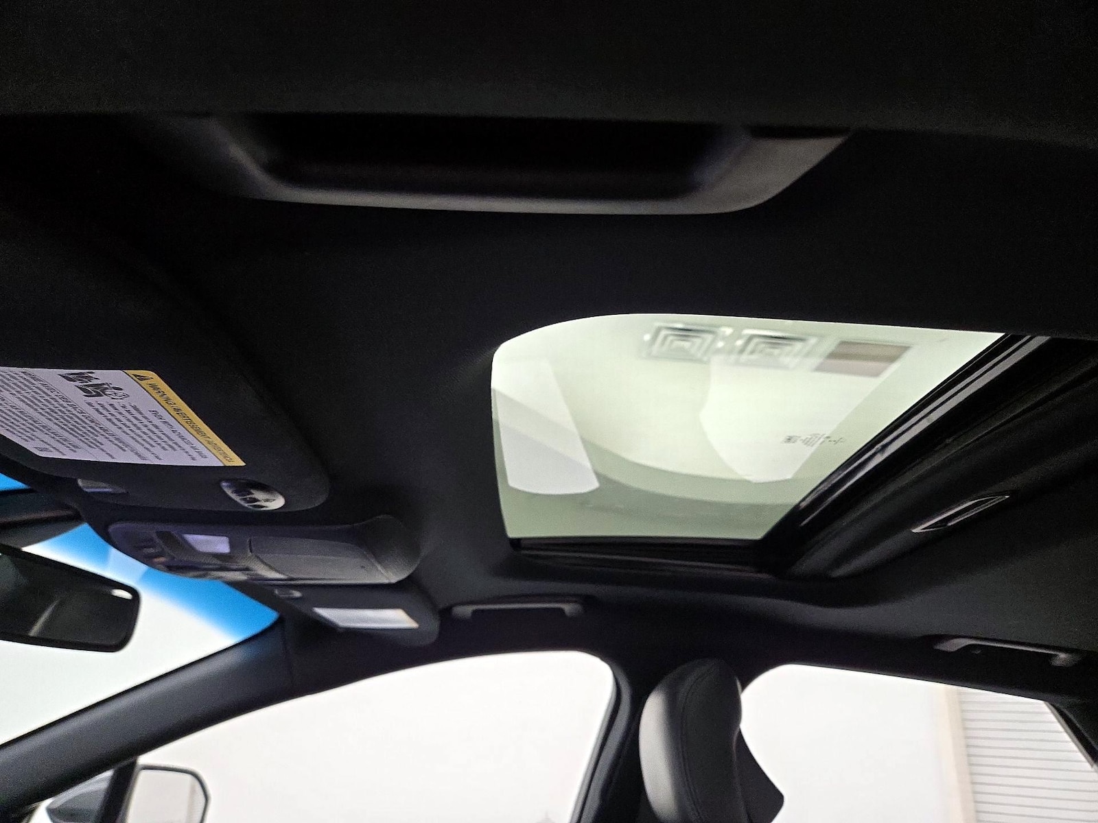Sunroof(s) & Overhead Airbags