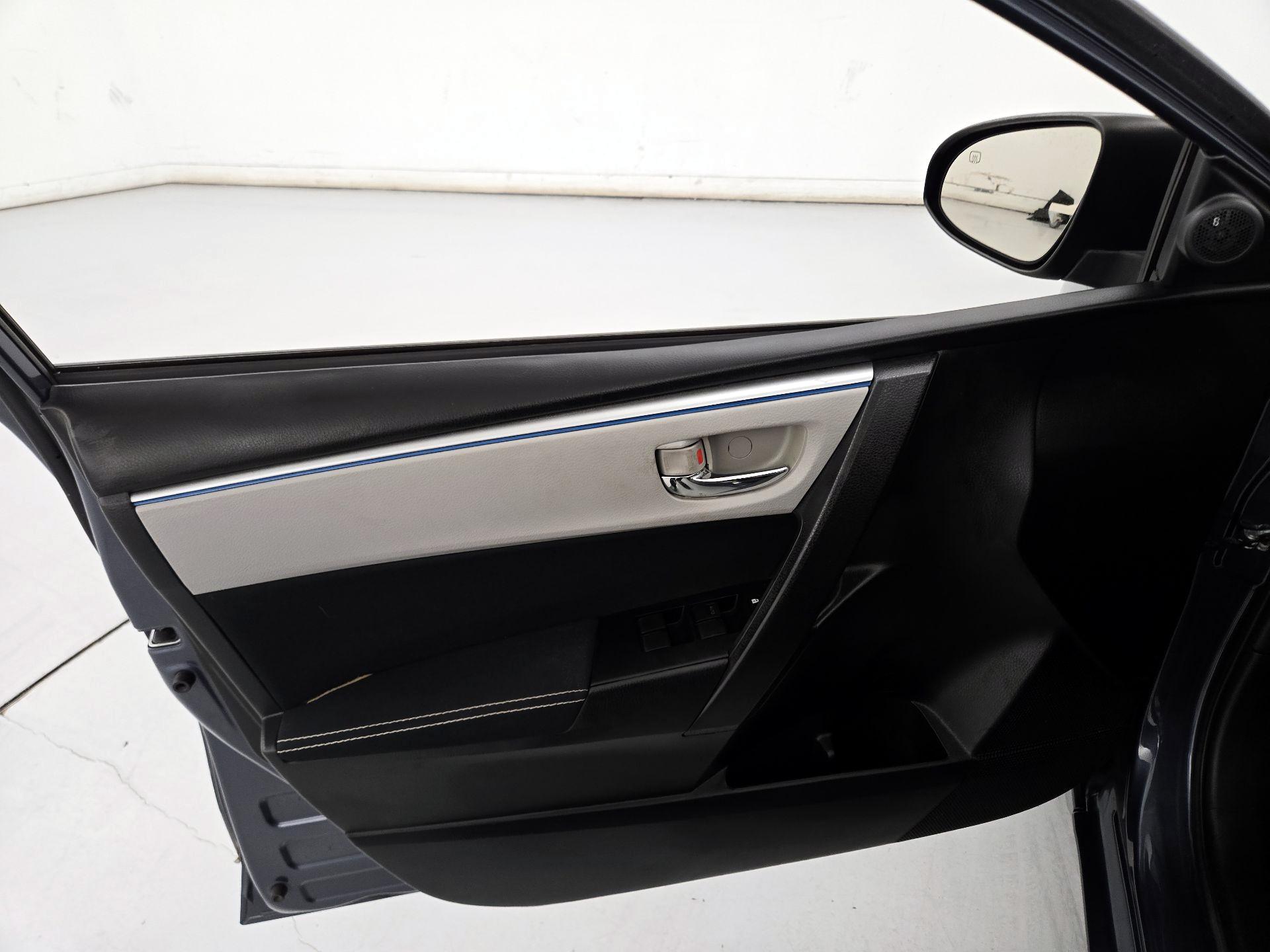 Thumbnail: 2016 Toyota Corolla - 12