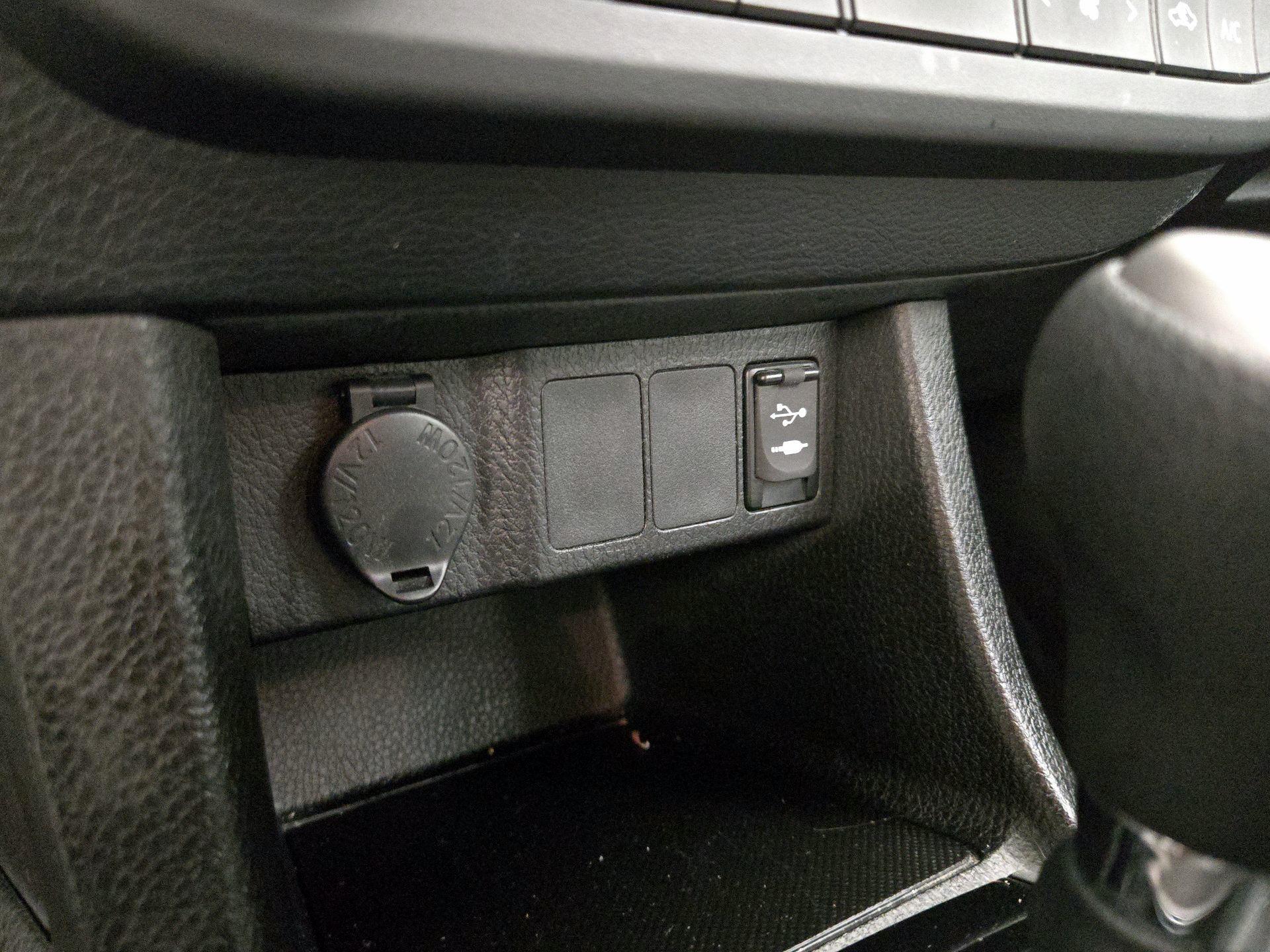 Thumbnail: 2016 Toyota Corolla - 18