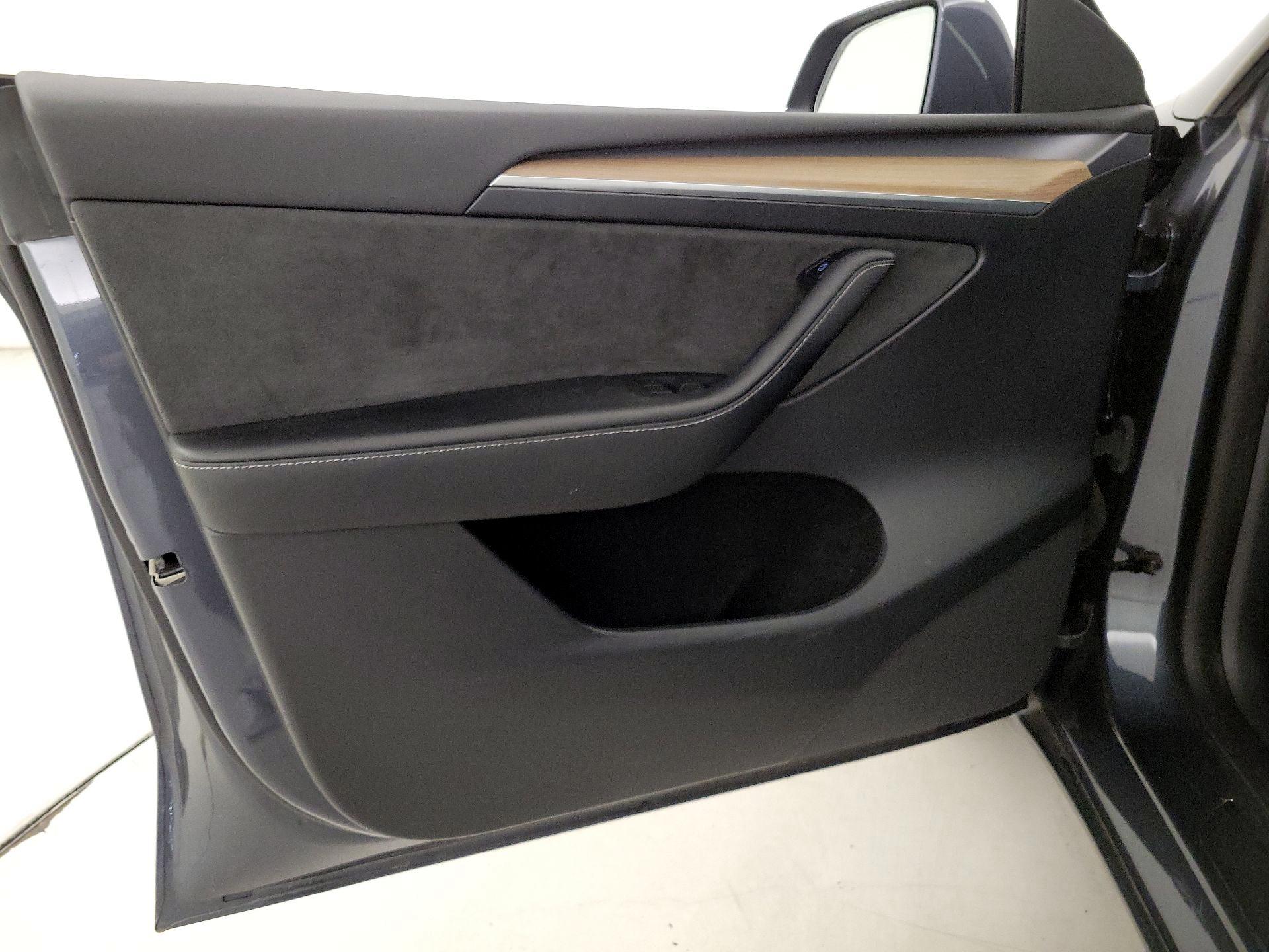 Thumbnail: 2023 Tesla Model Y - 12