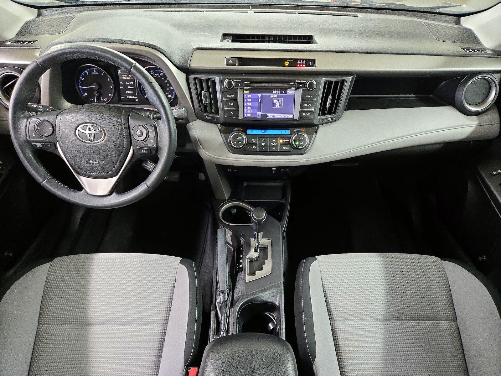 2018 Toyota RAV4 XLE - Photo 10