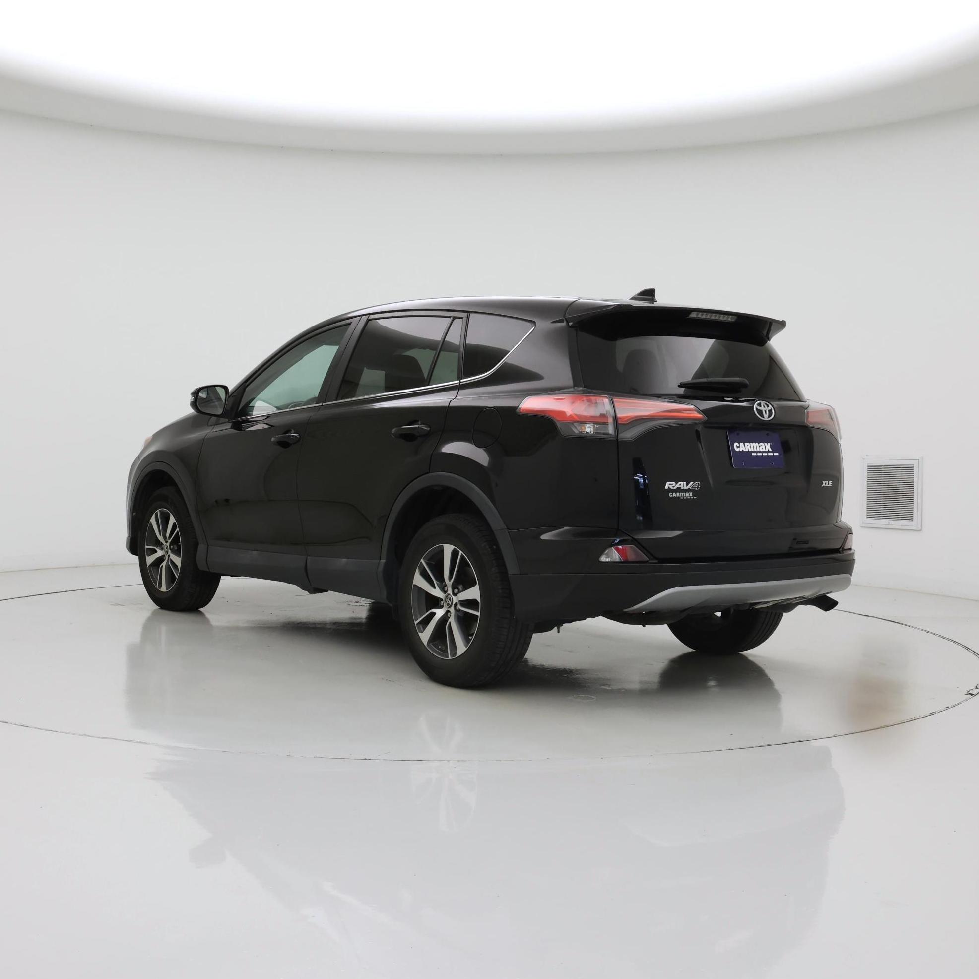Thumbnail: 2018 Toyota RAV4 - 2