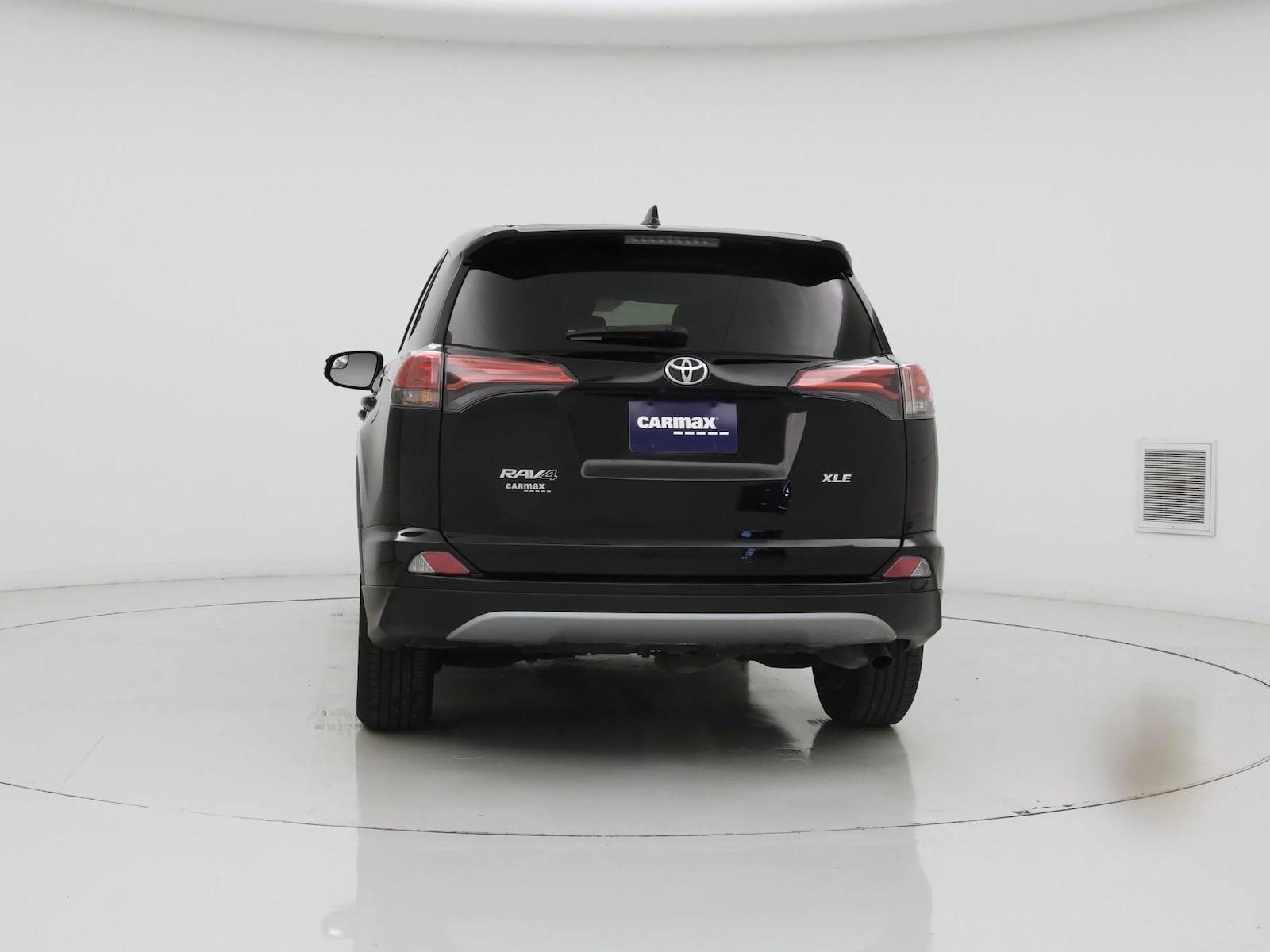 2018 Toyota RAV4 XLE - Photo 7