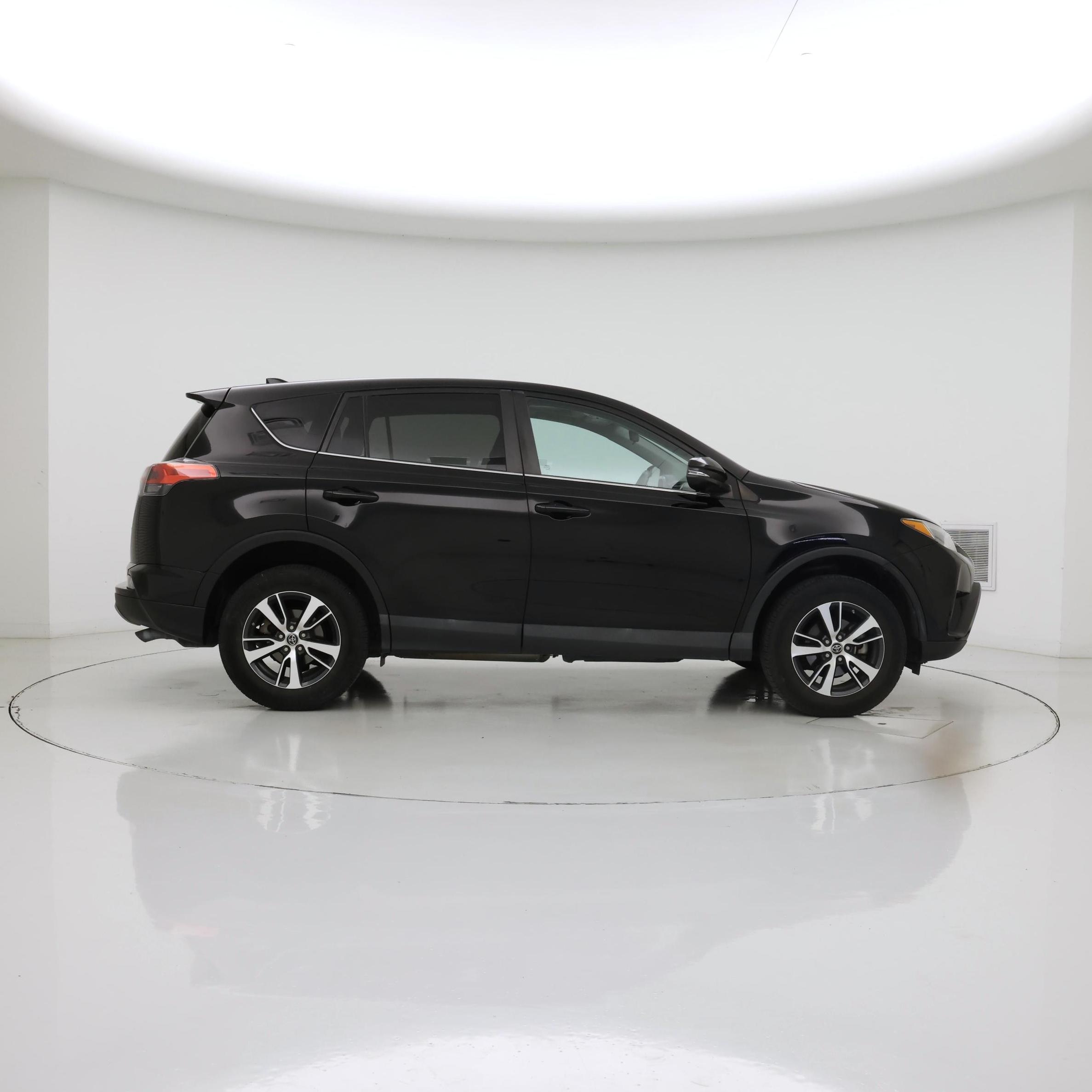 Thumbnail: 2018 Toyota RAV4 - 7