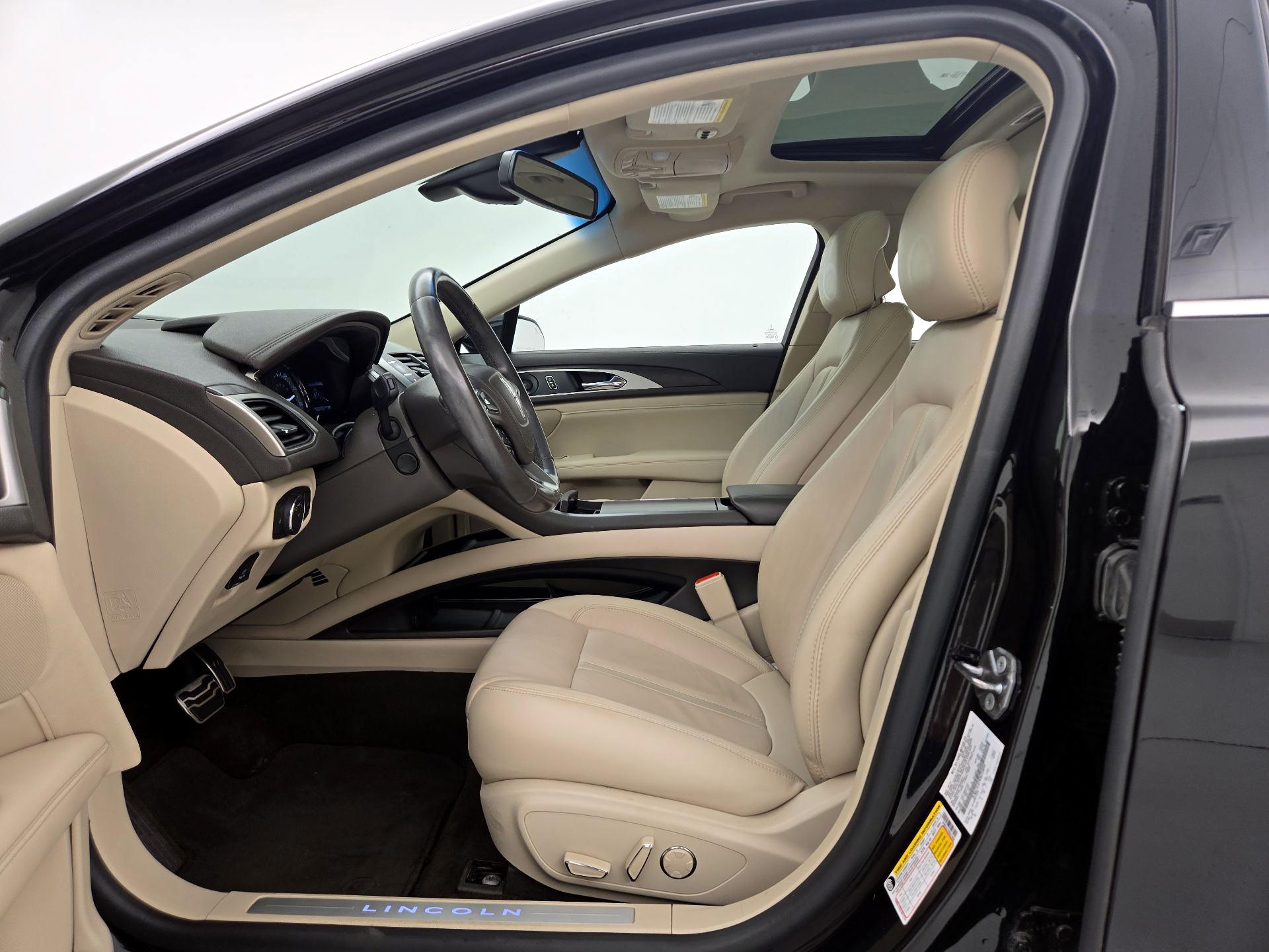 Thumbnail: 2019 Lincoln MKZ - 11