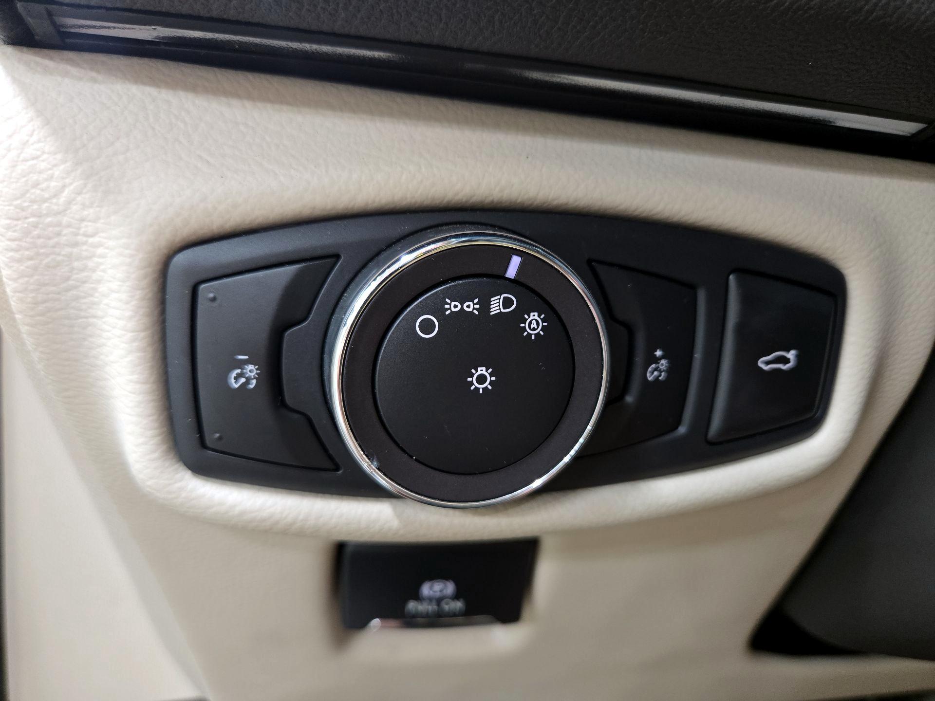 Thumbnail: 2019 Lincoln MKZ - 13