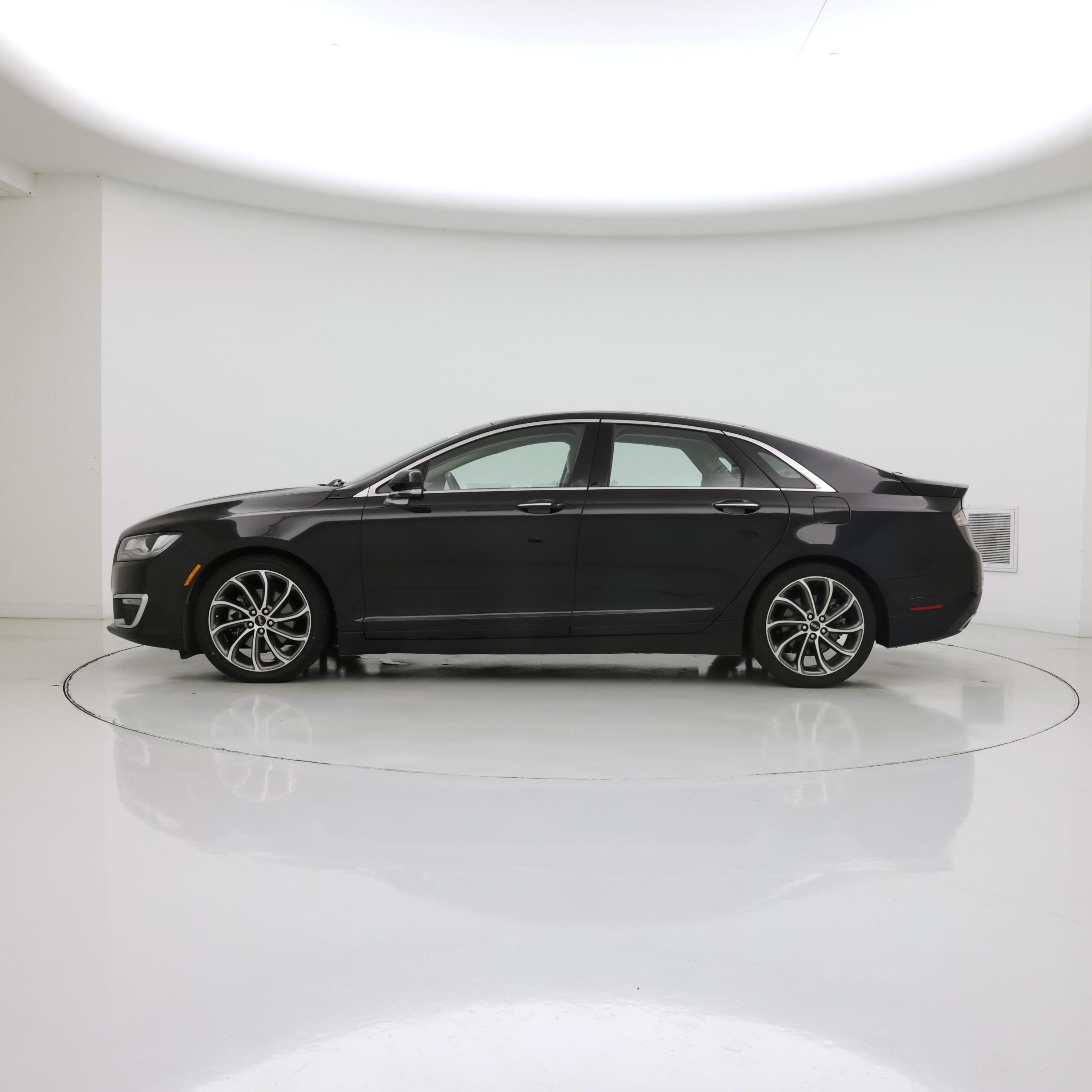 Thumbnail: 2019 Lincoln MKZ - 3