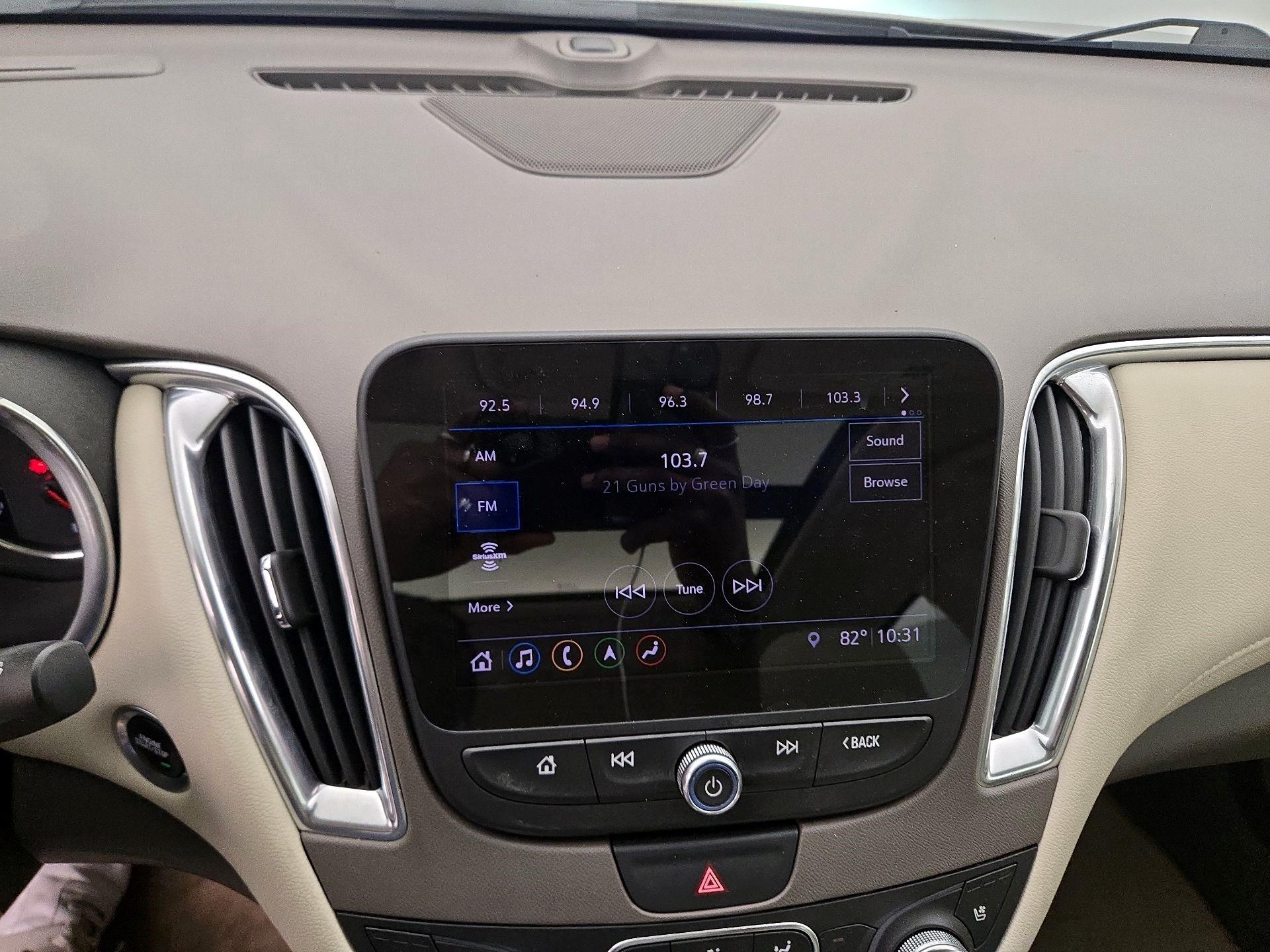 Thumbnail: 2020 Chevrolet Malibu - 16