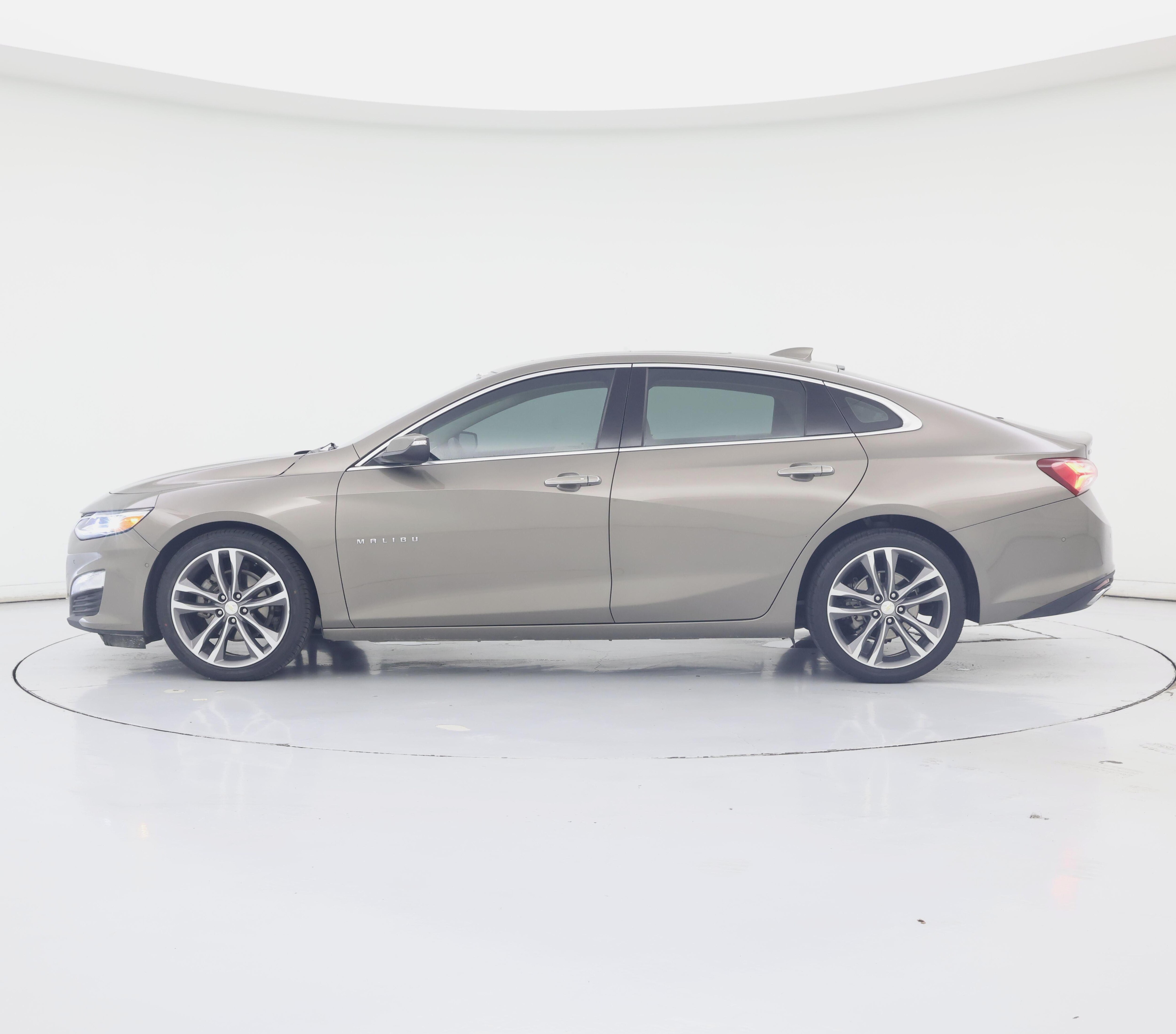 Thumbnail: 2020 Chevrolet Malibu - 3