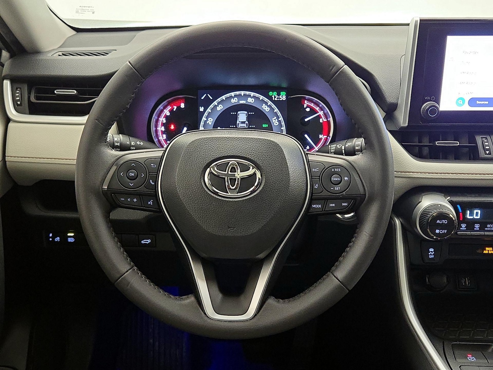 2024 Toyota RAV4 XLE Premium - Photo 11