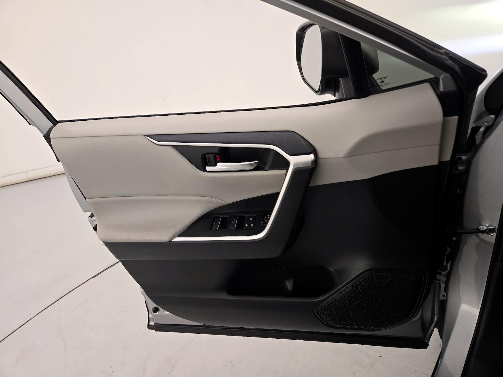 2024 Toyota RAV4 XLE Premium - Photo 13