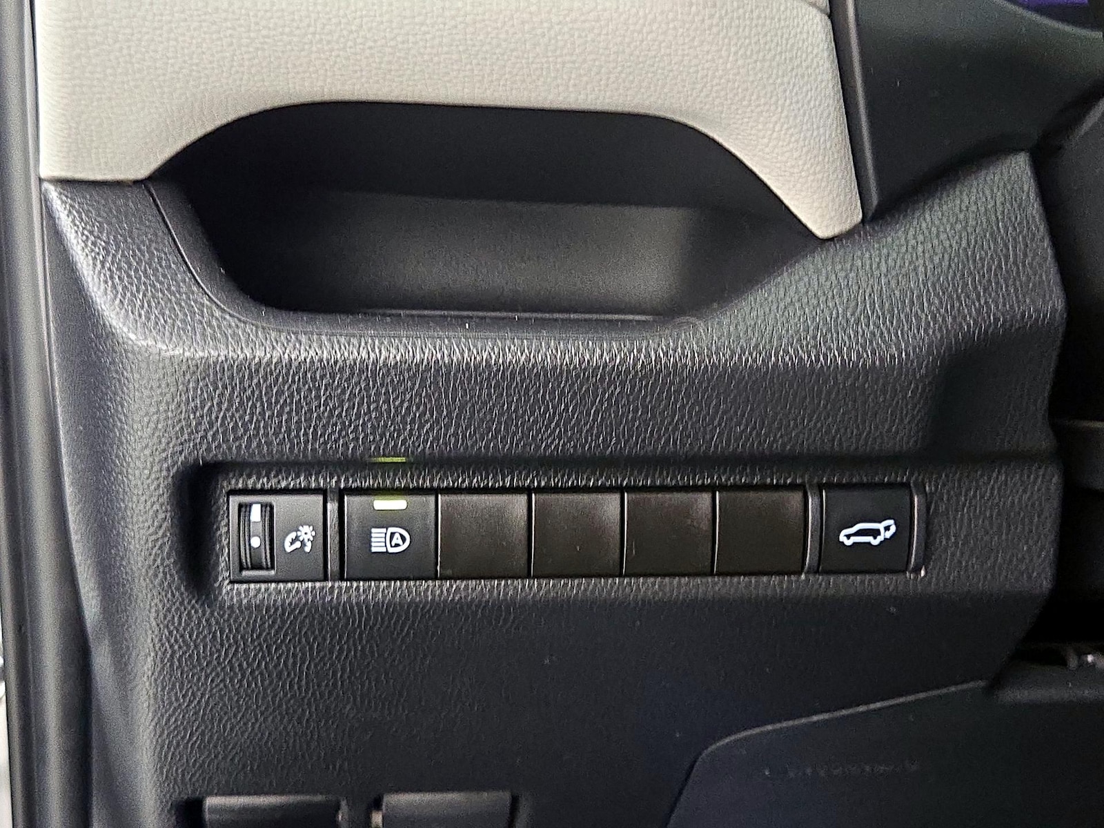 2024 Toyota RAV4 XLE Premium - Photo 14