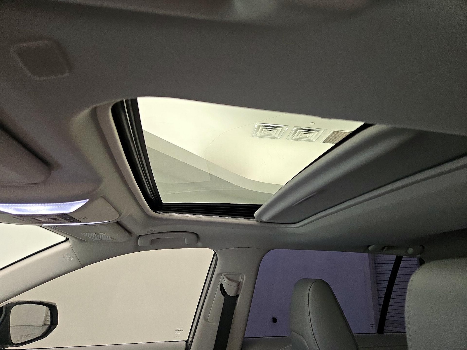 2024 Toyota RAV4 XLE Premium - Photo 20