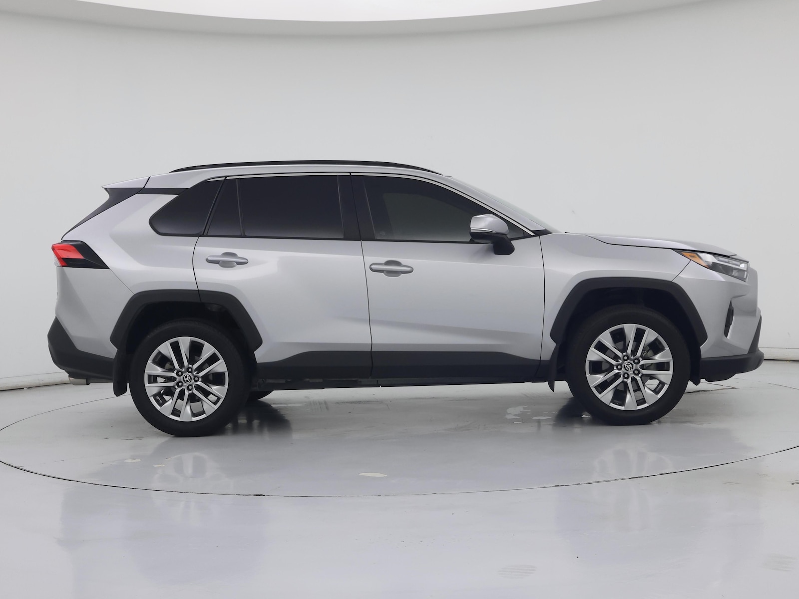 2024 Toyota RAV4 XLE Premium - Photo 8