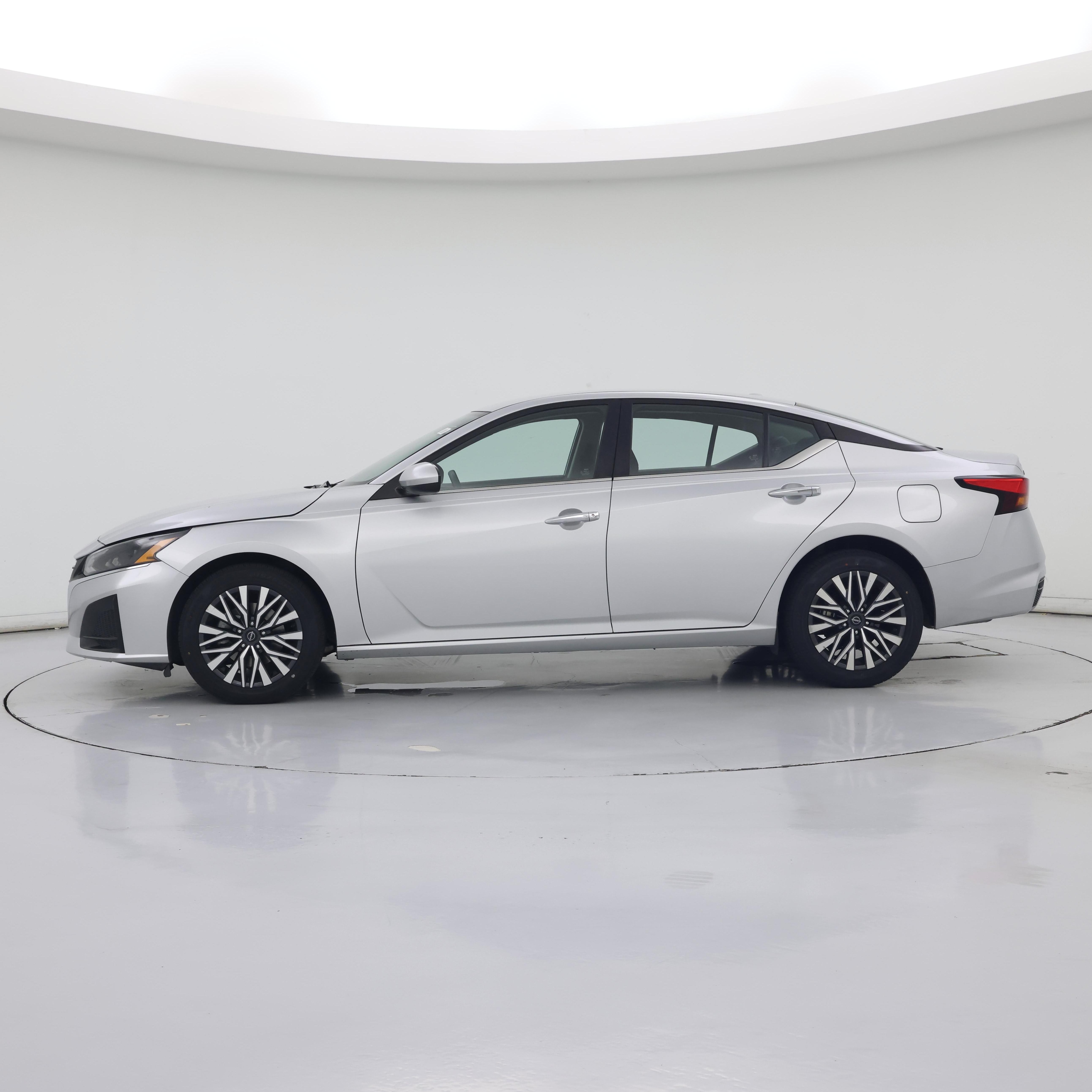 Thumbnail: 2023 Nissan Altima - 3