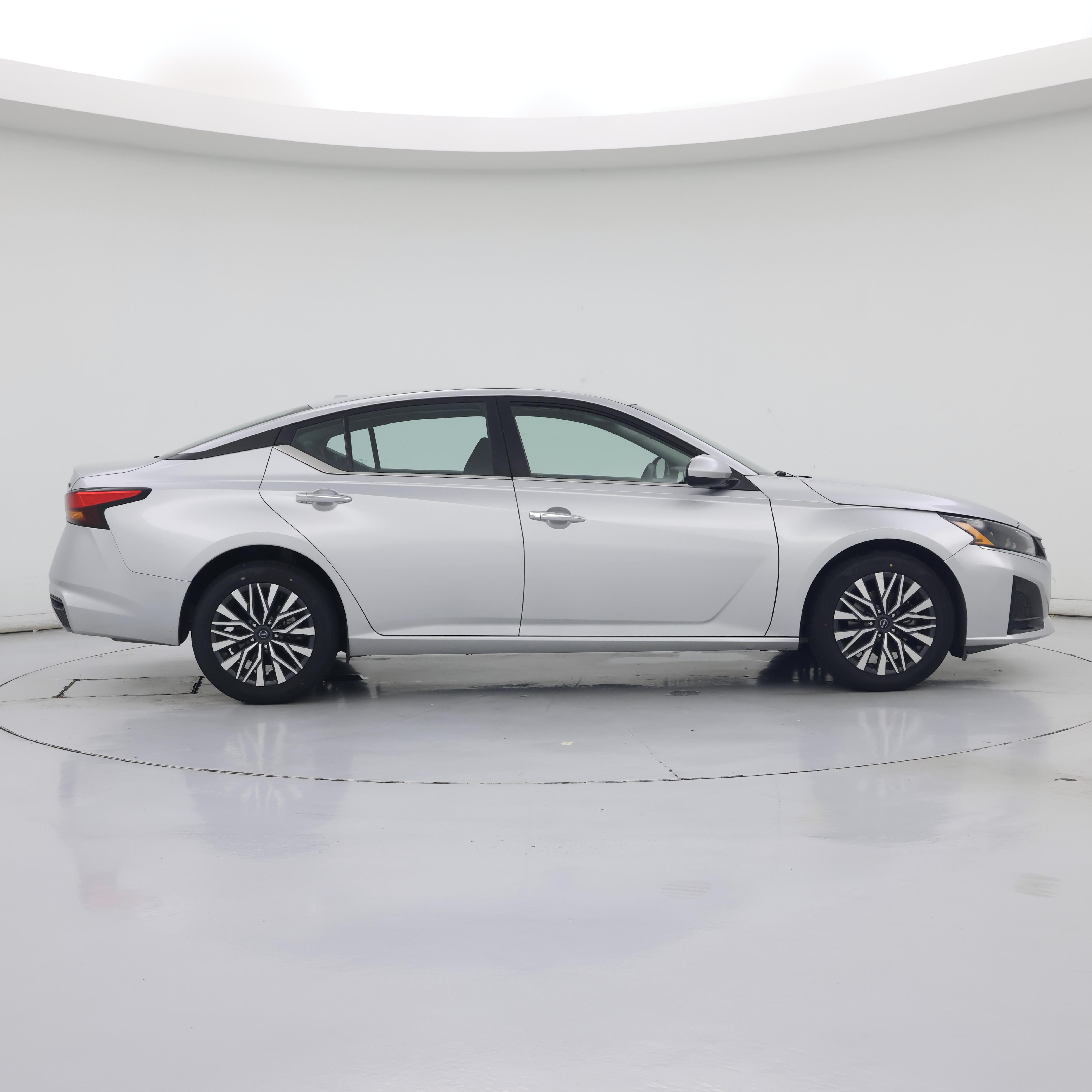 Thumbnail: 2023 Nissan Altima - 7