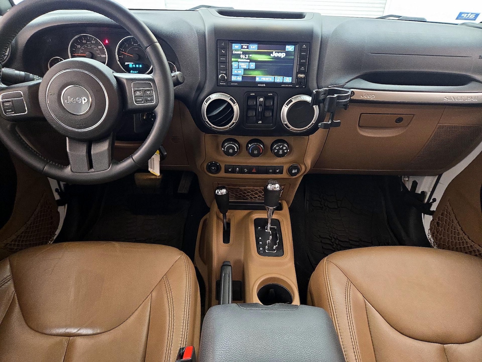 2015 Jeep Wrangler Unlimited Sahara - Photo 10