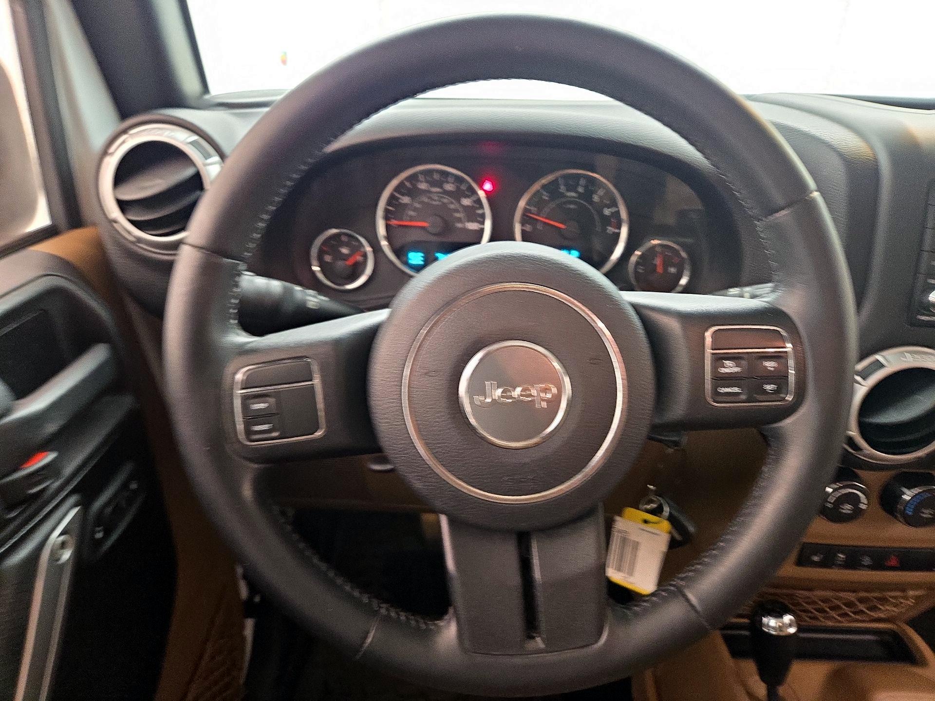 Thumbnail: 2015 Jeep Wrangler - 10