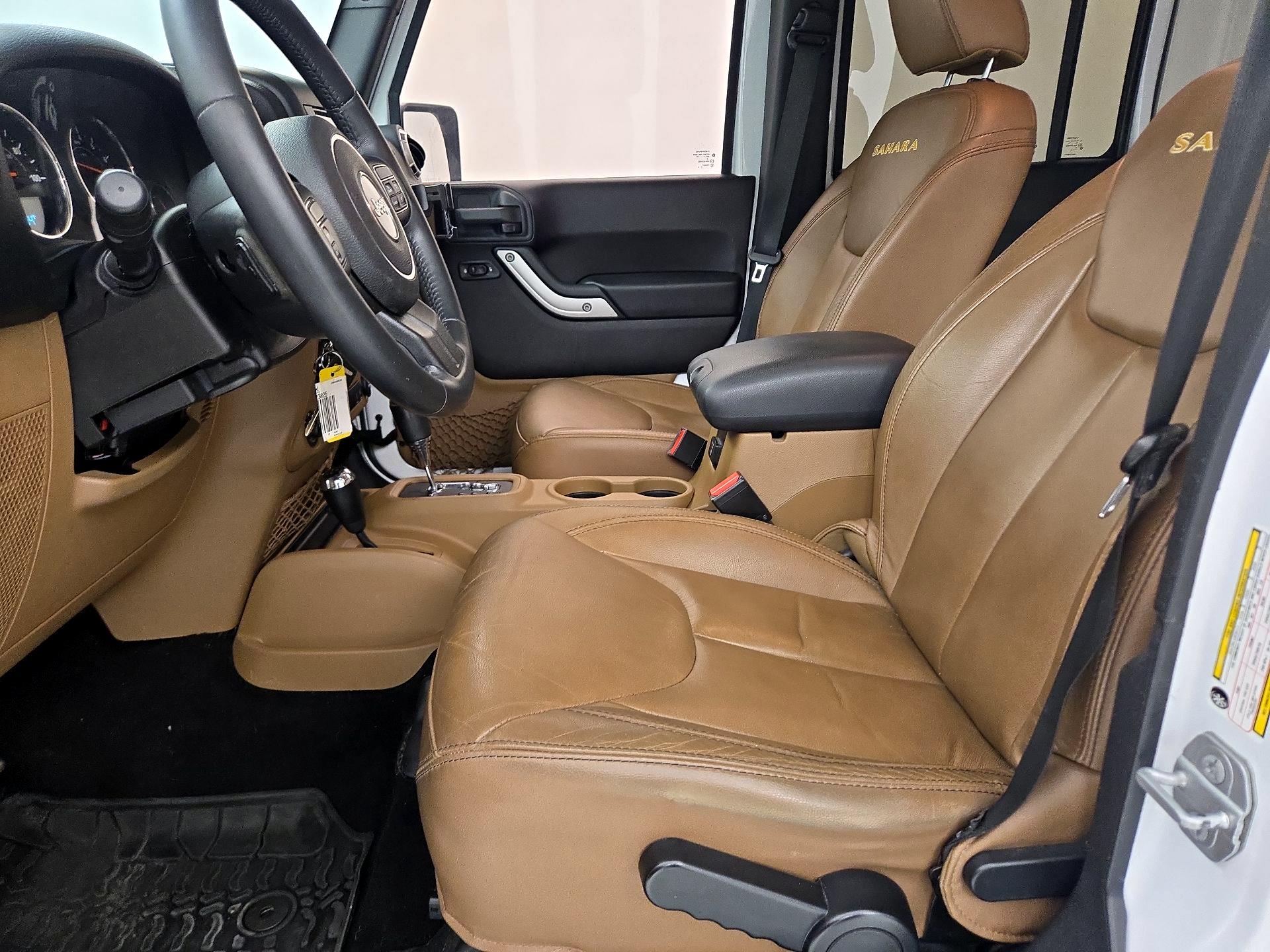 Thumbnail: 2015 Jeep Wrangler - 11