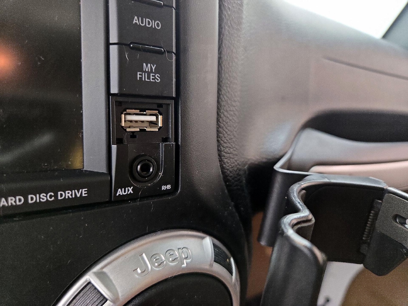 2015 Jeep Wrangler Unlimited Sahara - Photo 17
