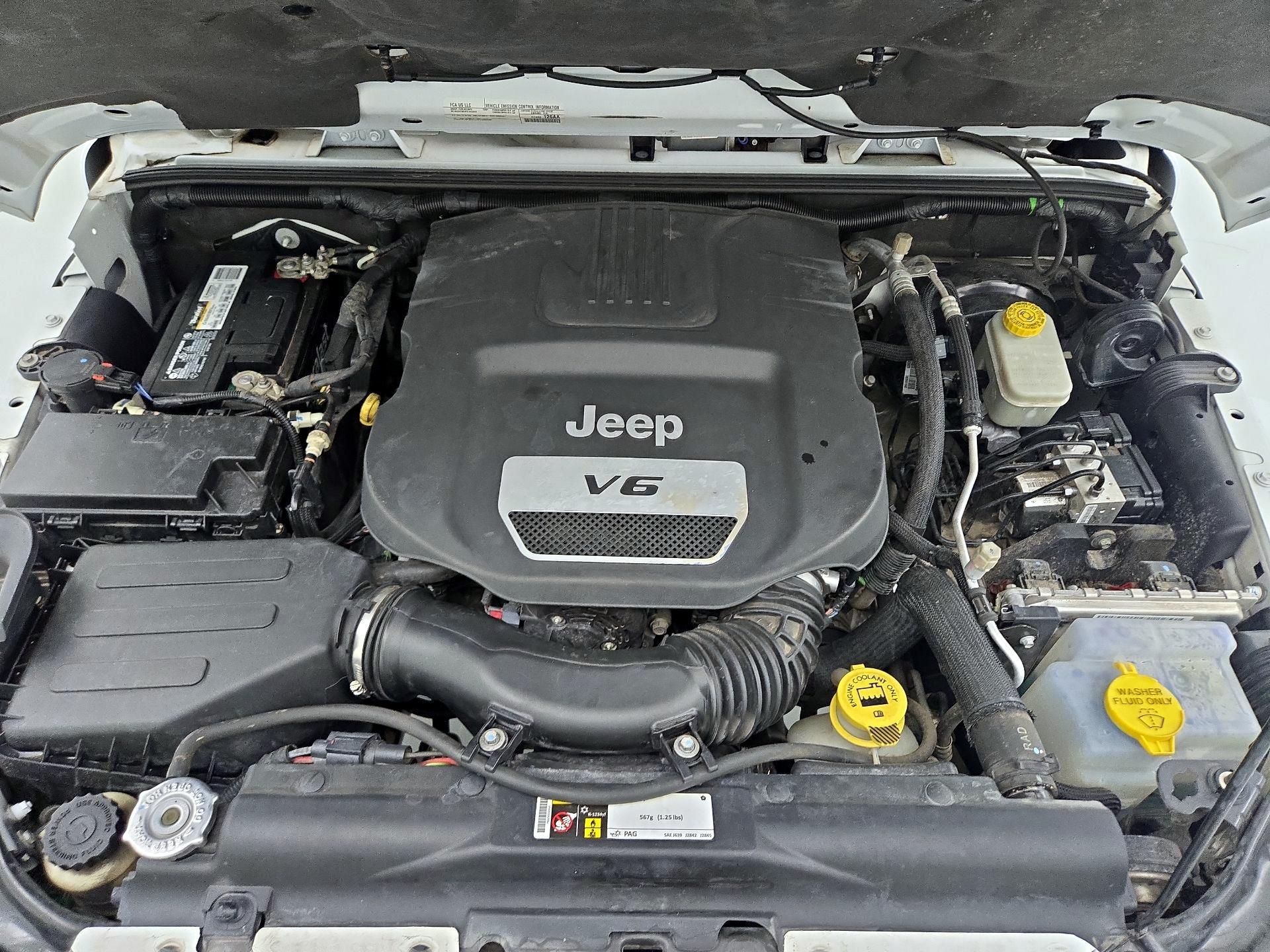 Thumbnail: 2015 Jeep Wrangler - 19