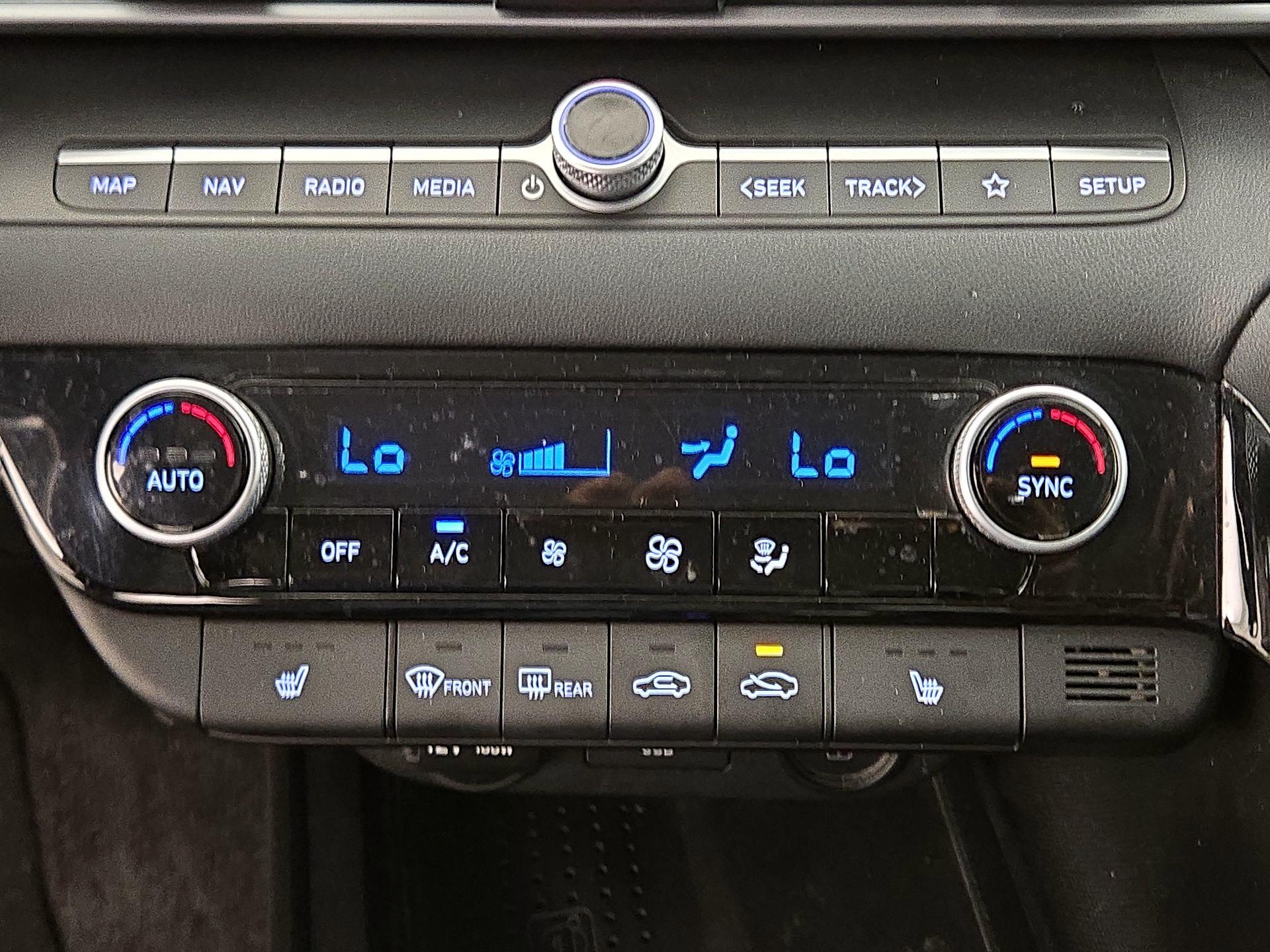 Thumbnail: 2023 Hyundai Elantra - 17