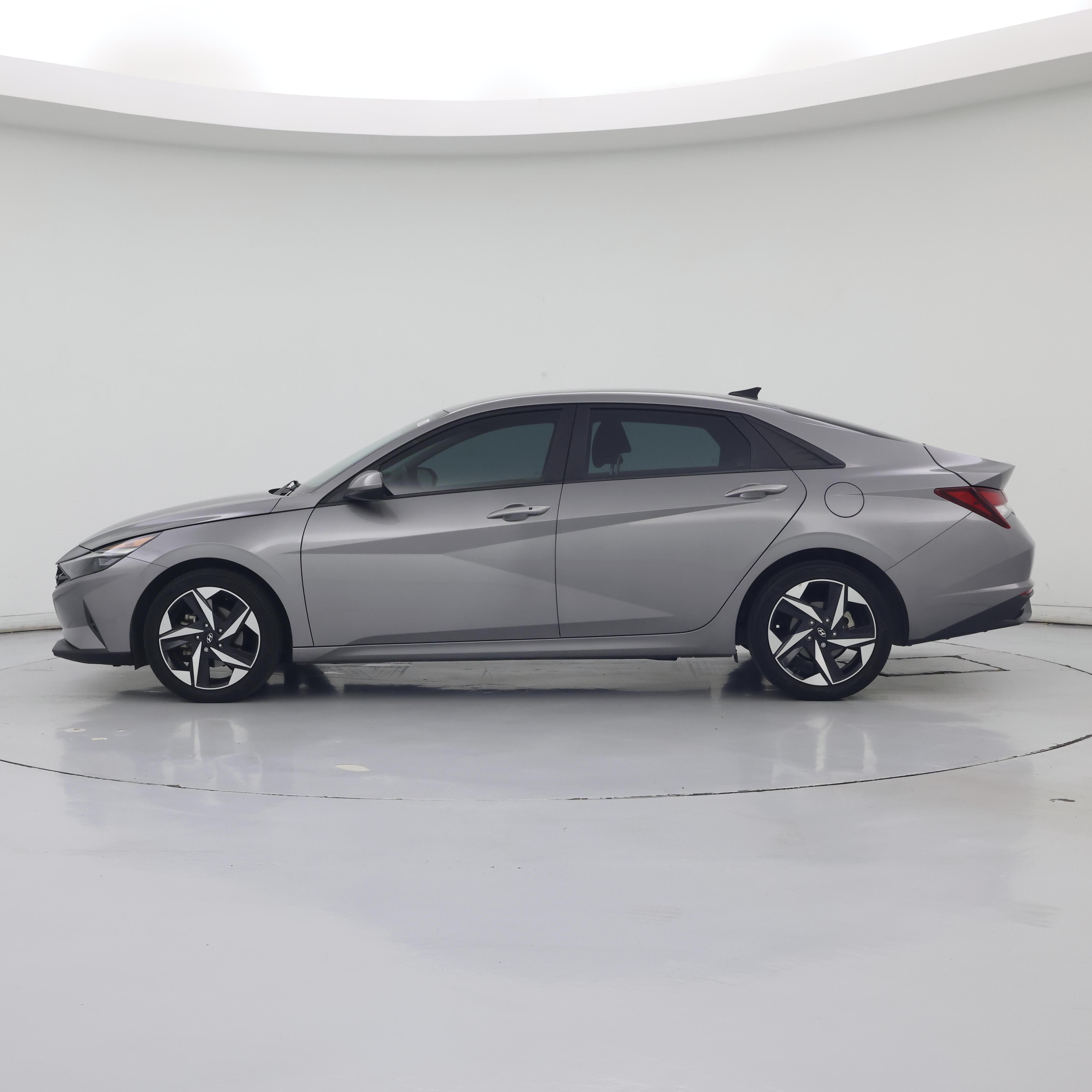 Thumbnail: 2023 Hyundai Elantra - 3